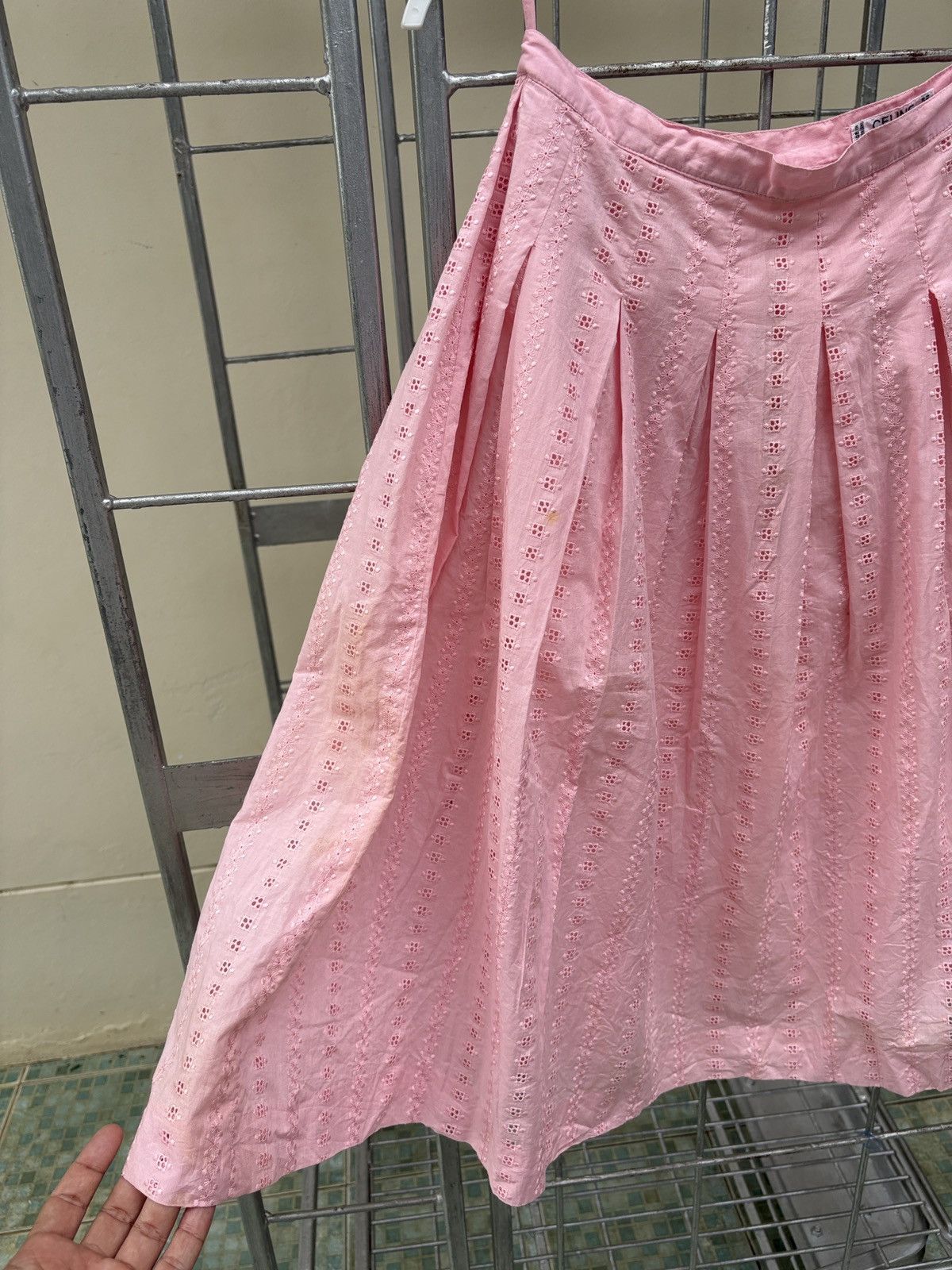 Celine Celine vintage pink lace skirt Size 27" / US 4 / IT 40 - 4 Thumbnail