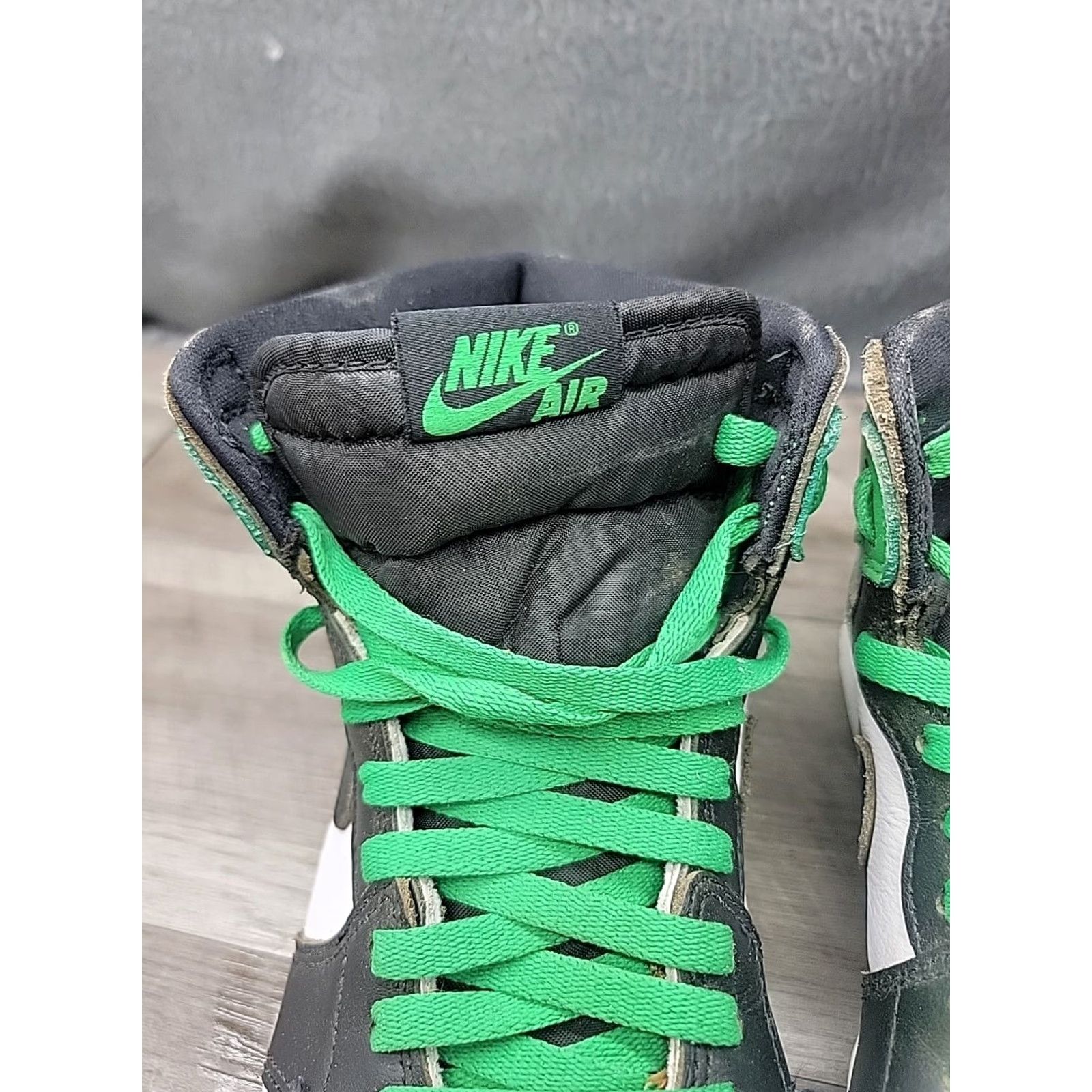 Jordan Brand Jordan 1 Retro High OG Lucky Green Sneaker DZ5485-031 Men’s 10 Shoes Green Nike Jordan 1 Retro High OG Sneaker Mens 10 Green Band Green Size US 9 / EU 42 - 3 Thumbnail