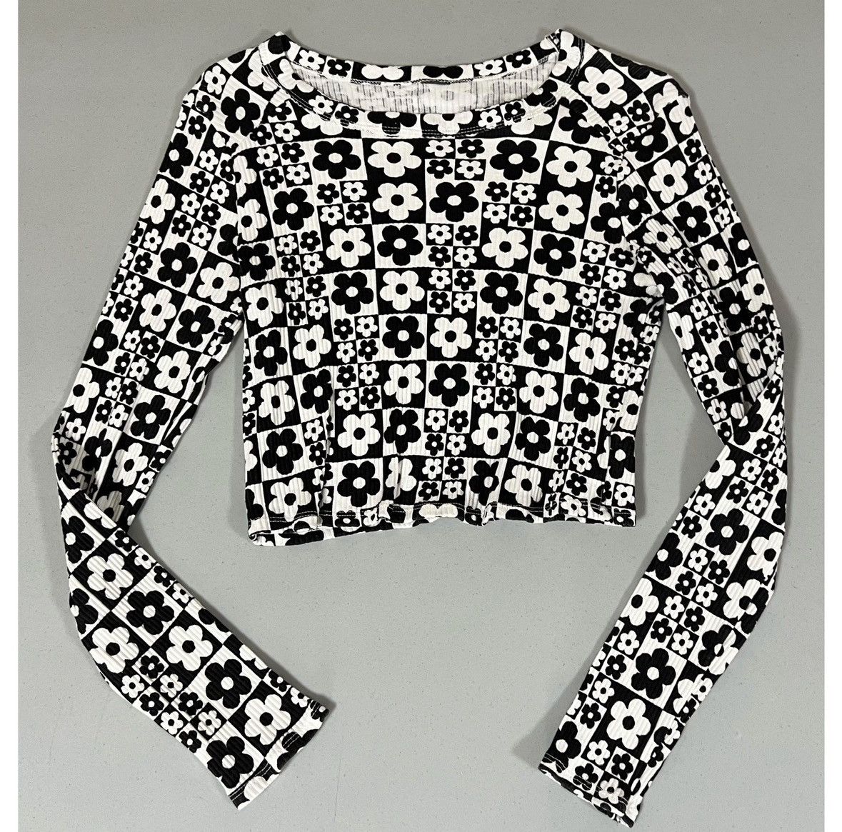 Vintage Groovy Floral Long Sleeve Tee T-Shirt Top Blouse Size M 🖤 Size M / US 6-8 / IT 42-44 - 1 Thumbnail