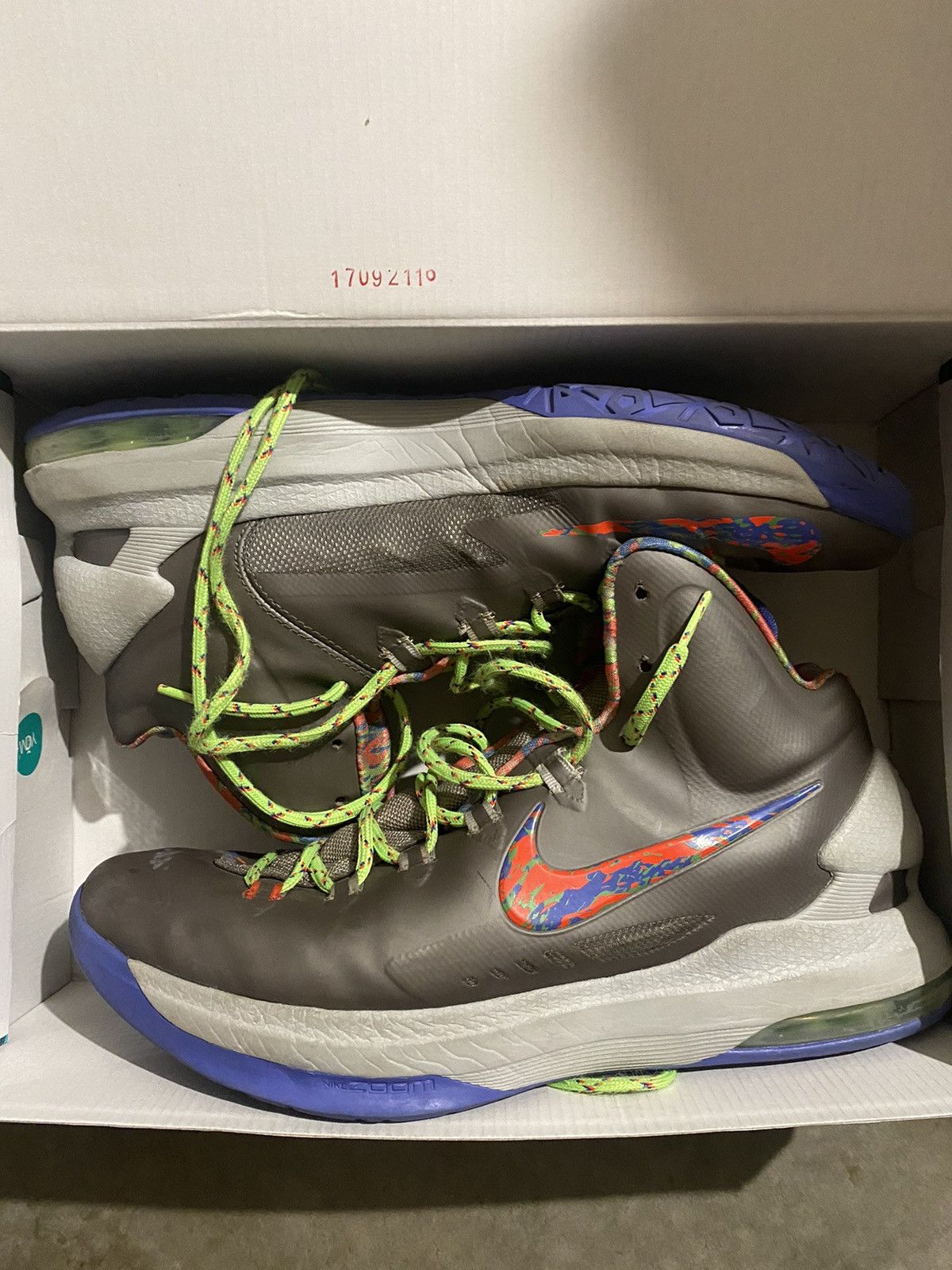 image of Kevin Durant x Nike Kd 5 Splatter Shoes in Grey, Men's (Size 10.5)