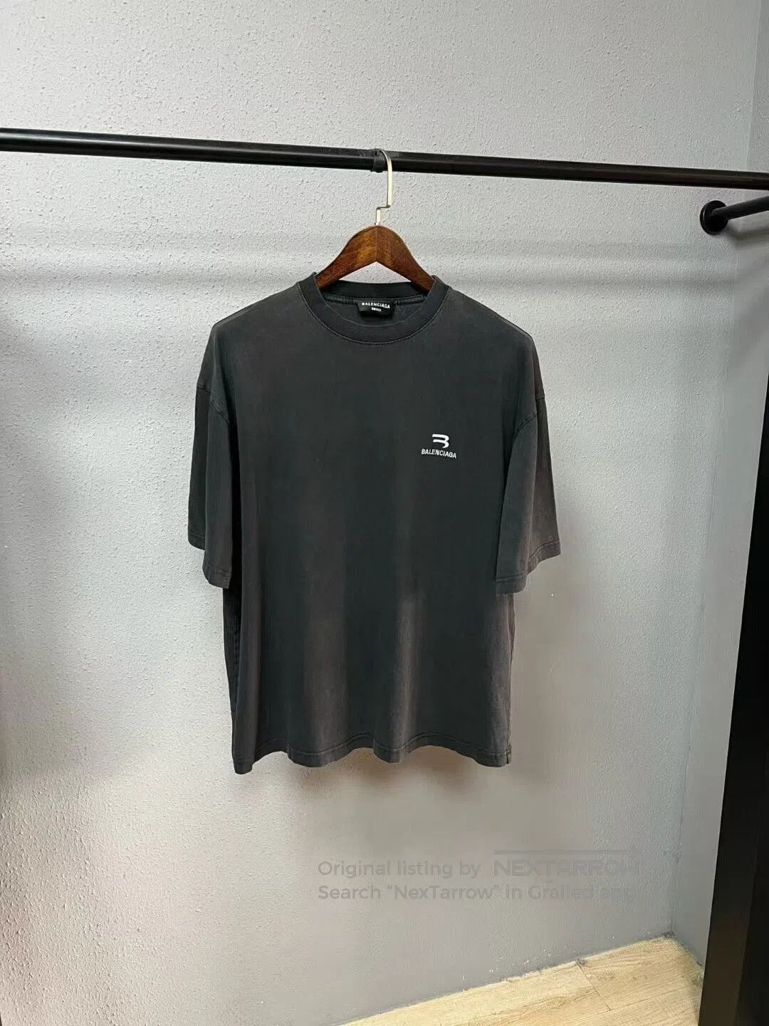 Balenciaga balenciaga small logo short sleeve shirt. Size US M / EU 48-50 / 2 - 1 Thumbnail