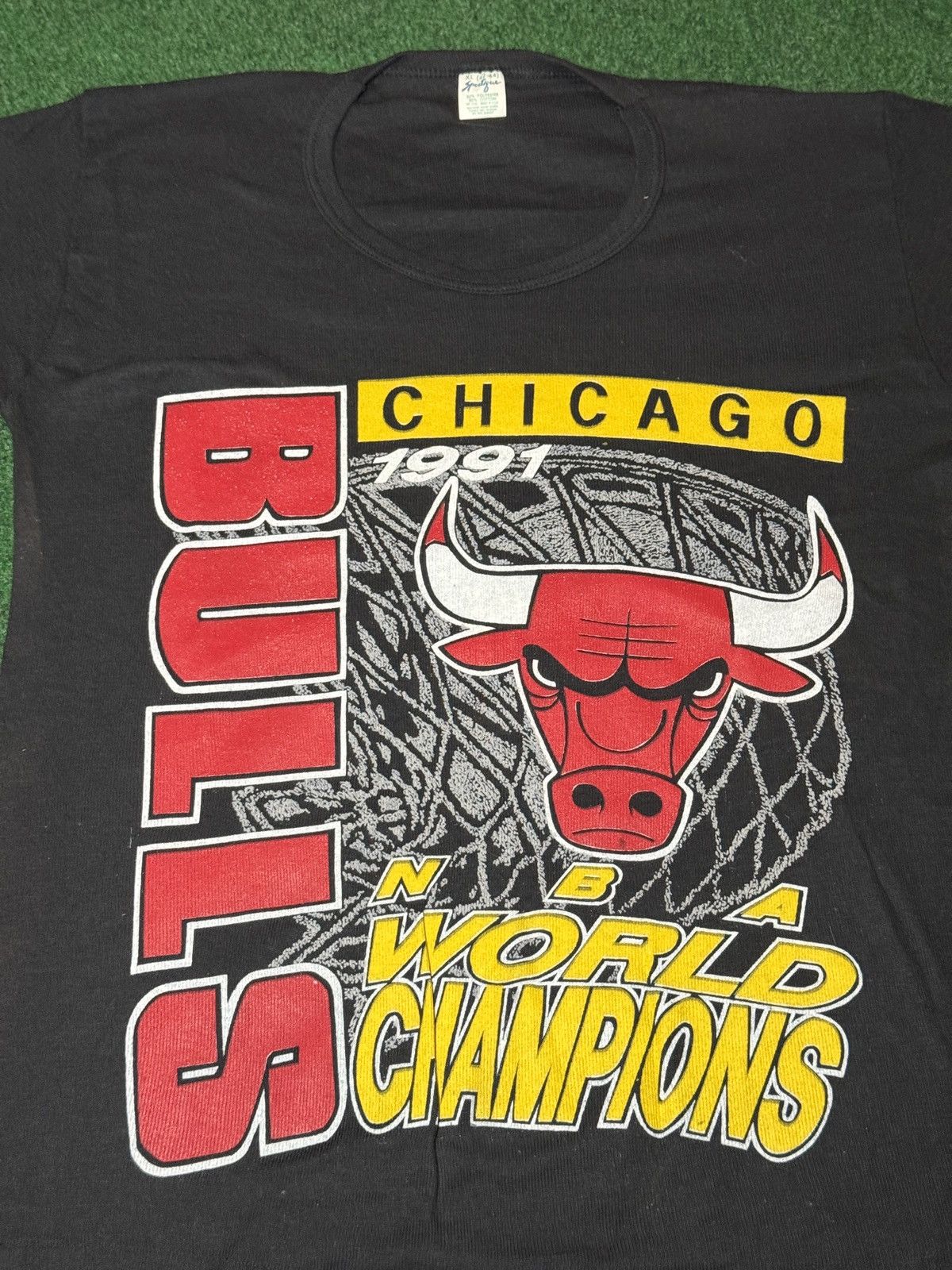 Vintage Vintage 90s Chicago Bulls World Champions Jordan T Shirt Size US M / EU 48-50 / 2 - 2 Thumbnail