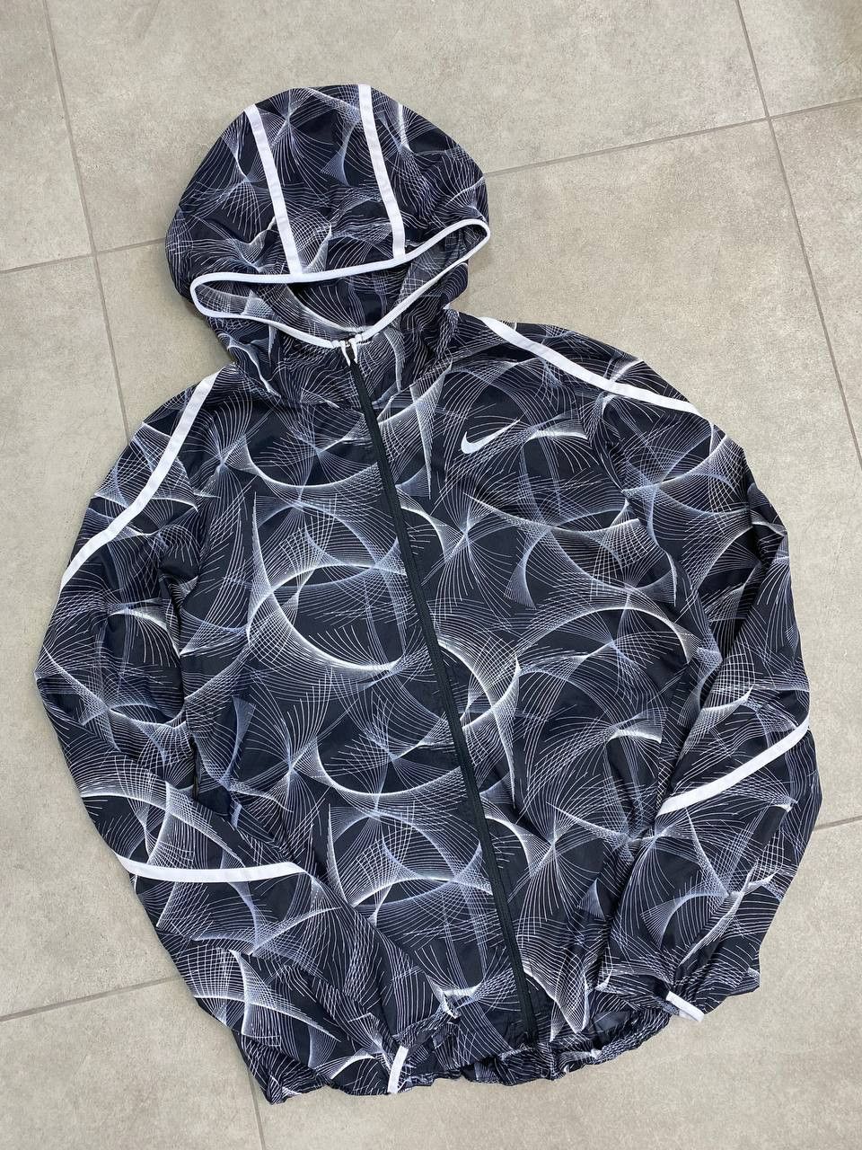Nike Nike Womens Shield Impossibly Light Jacket Size M / US 6-8 / IT 42-44 - 5 Thumbnail