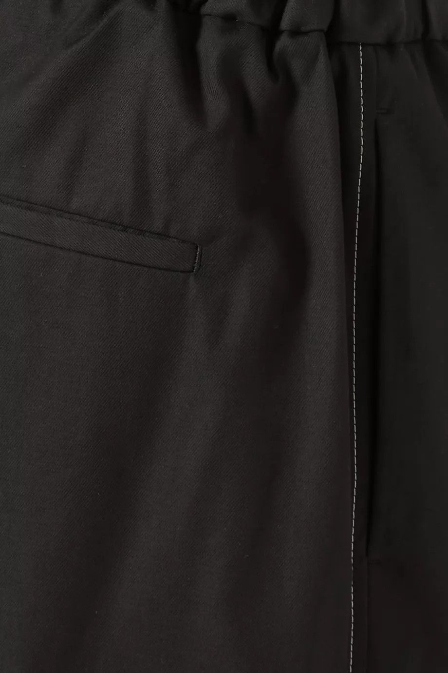 Jil Sander o1w1db10825 Relaxed Shorts in Black Size US 34 / EU 50 - 4 Thumbnail