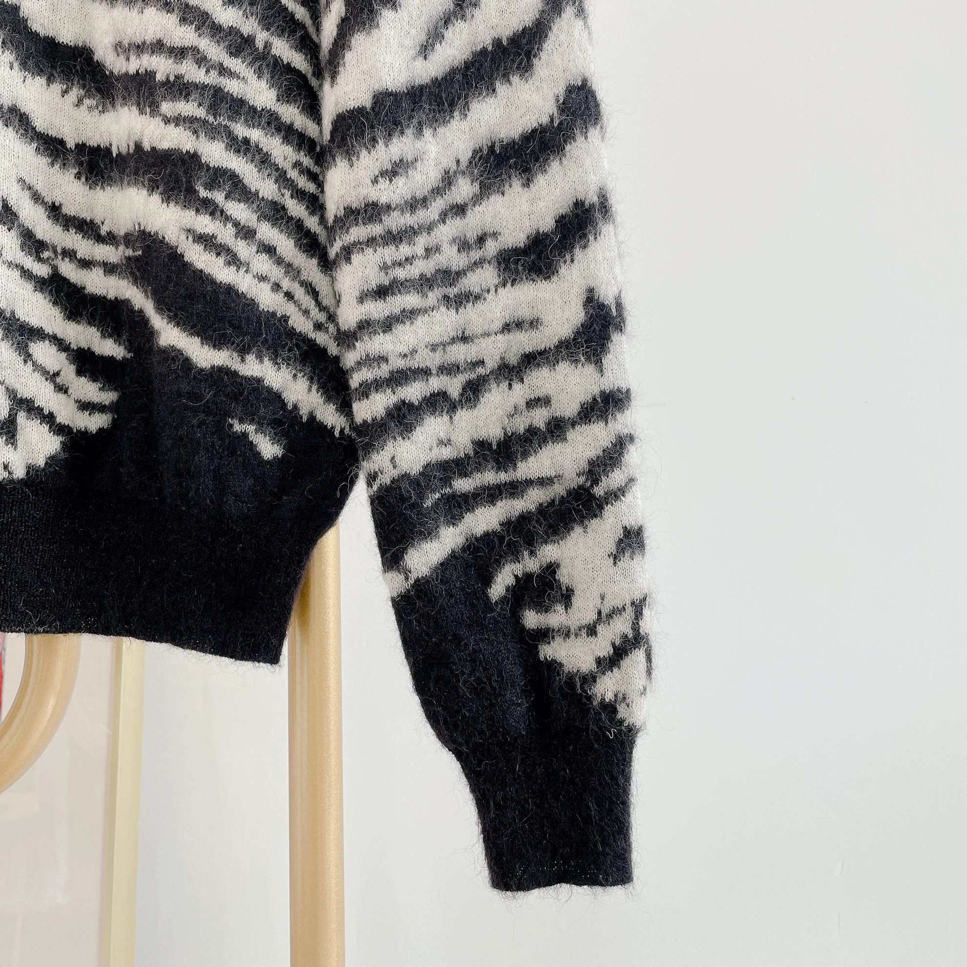 Saint Laurent Paris SAINT LAURENT crewneck top Size US XS / EU 42 / 0 - 4 Thumbnail