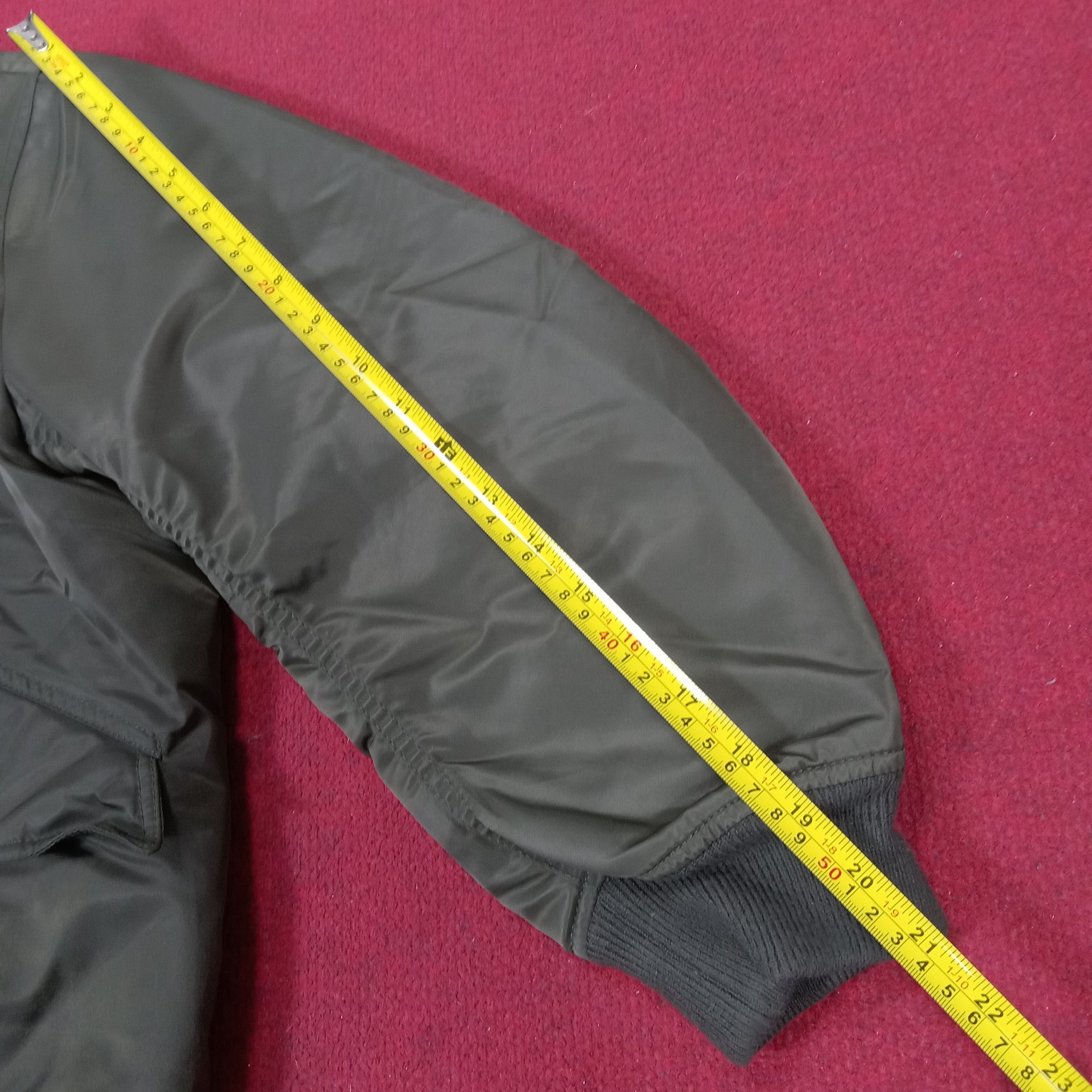 Japanese Brand × Vintage Uniqlo X Undercover Custom Logo Style Reversible Jacket Size US L / EU 52-54 / 3 - 11 Thumbnail