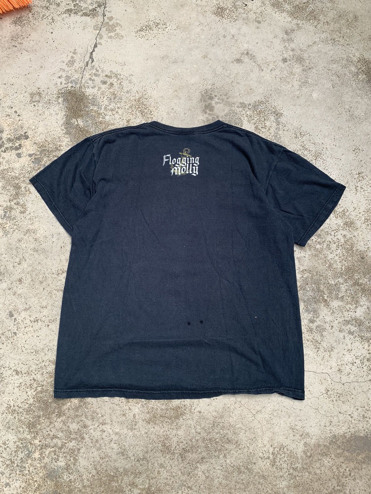 Band Tees Steals! Flogging Molly Punk Rock Band Tee Size US XL / EU 56 / 4 - 5 Thumbnail