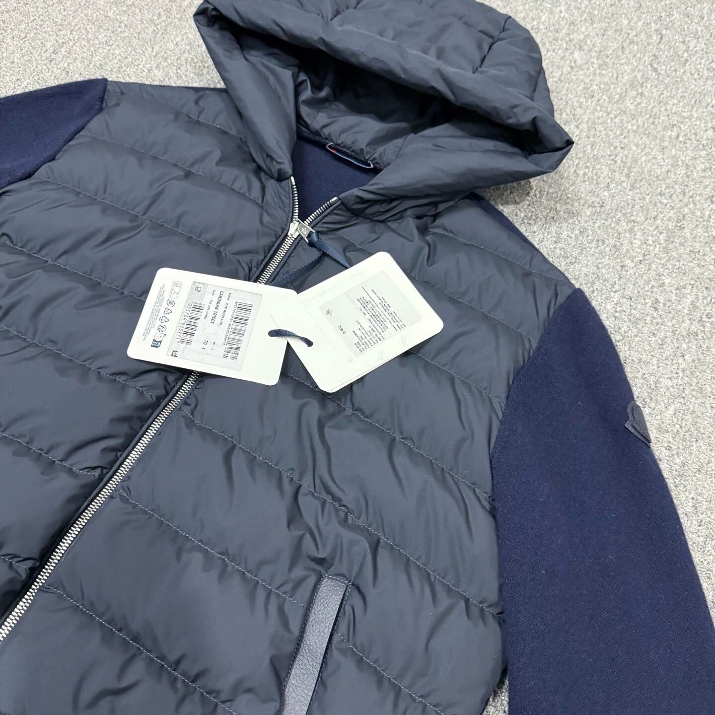 Moncler Moncler navy blue hooded knit down jacket new with tags M Size M / US 6-8 / IT 42-44 - 3 Thumbnail