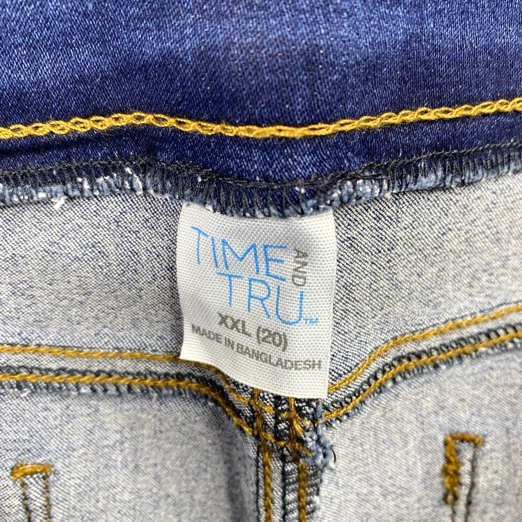 Vintage TIME AND TRU Shorts Women XXL 20 Pull On Denim Dark Blue 5-Pocket Cuffed Stretch NWT - Casual, Walking, Spring/Summer Mens Size 42" / US 20 - 5 Thumbnail