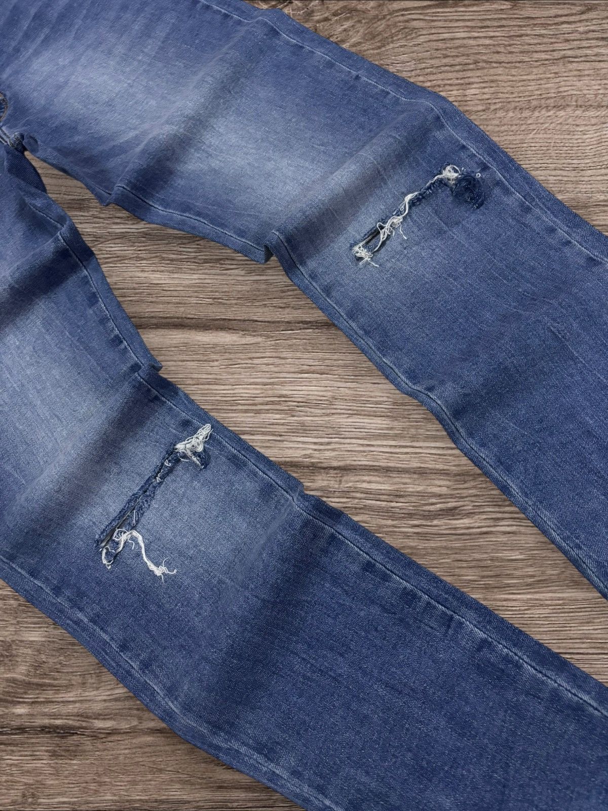 Other Stradivarius Distressed Highwaist Jeans Size 30" / US 8 / IT 44 - 3 Thumbnail
