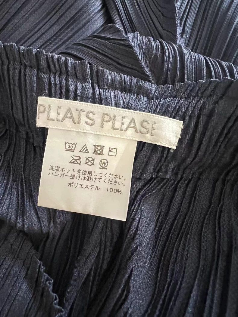 Issey Miyake Issey Miyake size:2 Navy blue irregular-shaped skinny pant Size 22" - 5 Thumbnail