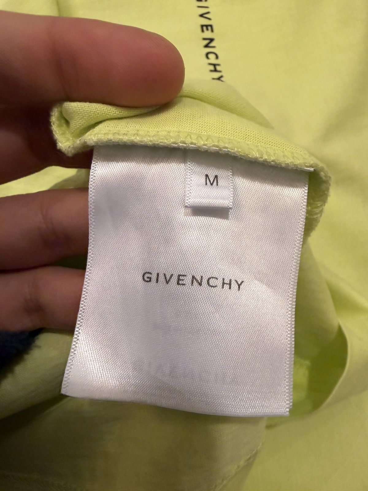 Givenchy Givenchy Spellout Tee - Neon Green Size US M / EU 48-50 / 2 - 4 Thumbnail