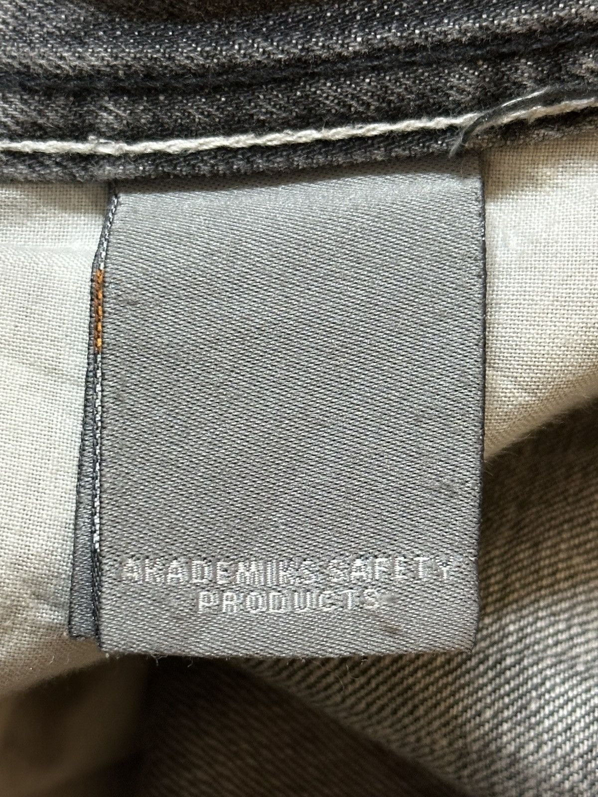 Akademiks Vintage Japanese Akademiks Faded Wash Distress Baggy Jeans Size US 33 - 11 Thumbnail