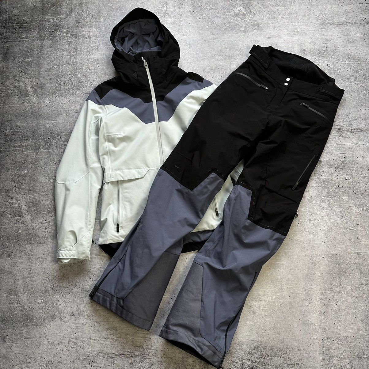 KJUS KJUS Ski Suit Jacket Pants Women’s Size S Size S / US 4 / IT 40 - 1 Thumbnail