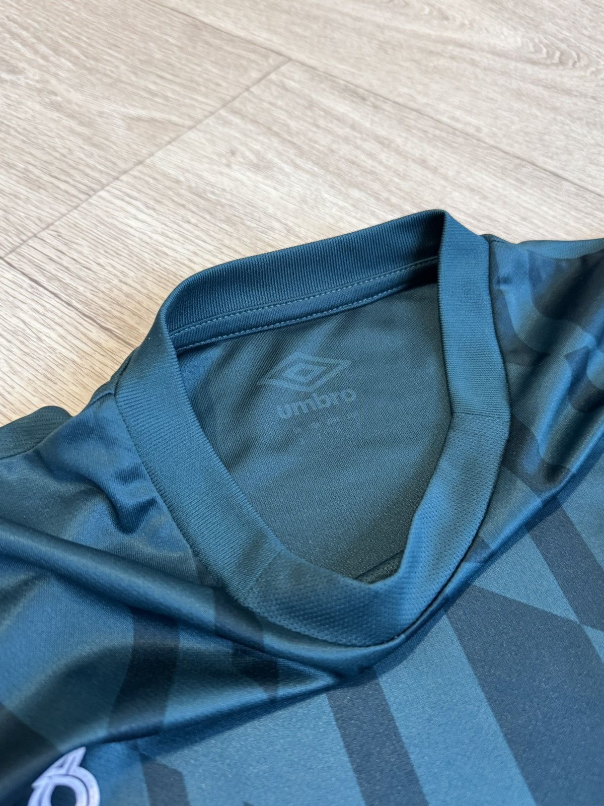 Umbro 🔷Umbro Burnley 2019/20 Soccer jersey🔷 Size US S / EU 44-46 / 1 - 3 Thumbnail