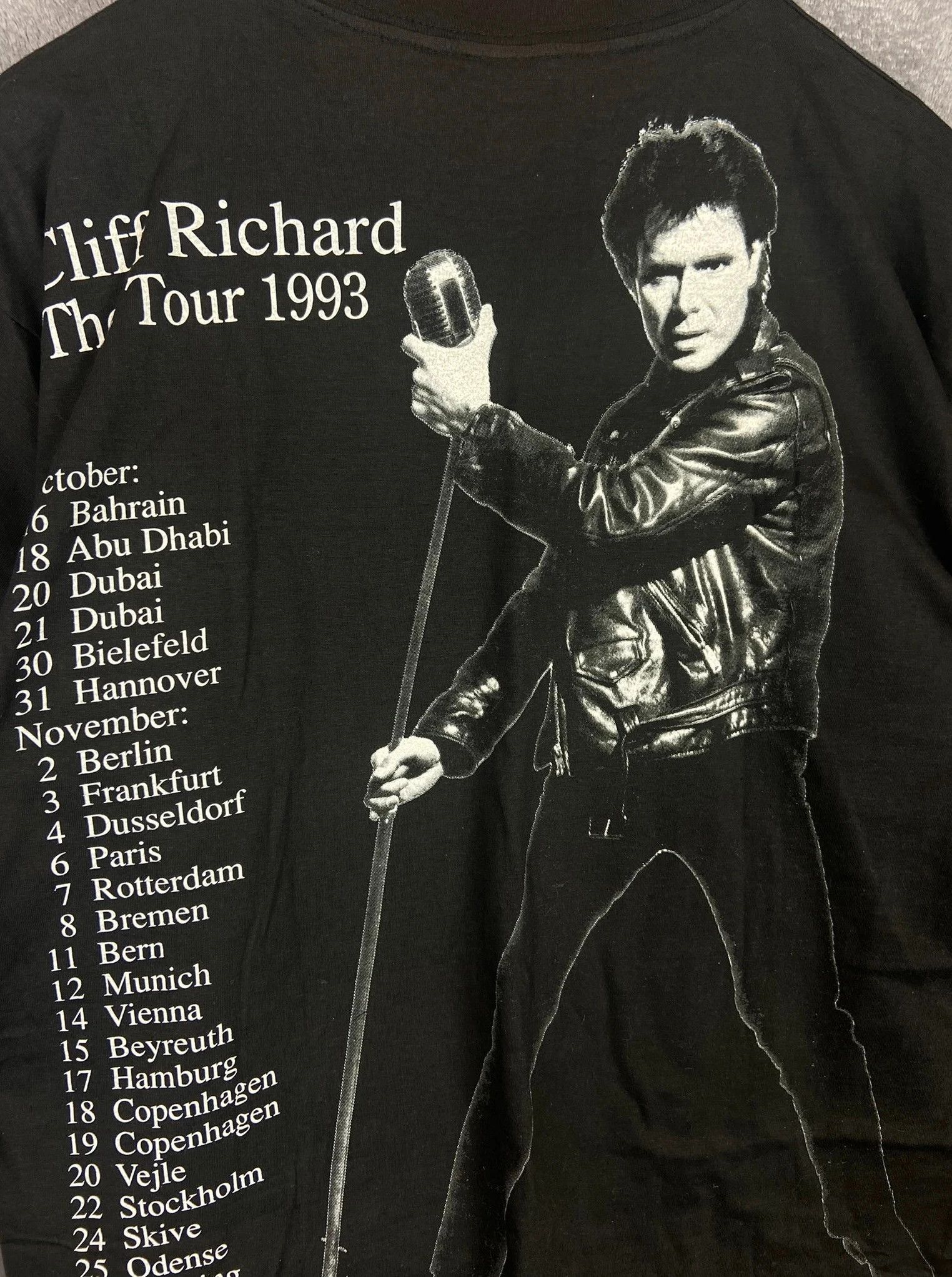 Vintage Vintage Cliff Richard tee black double sided (L) Size US XL / EU 56 / 4 - 5 Thumbnail