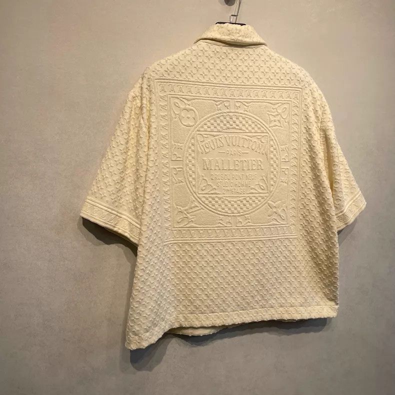 Louis Vuitton Louis Vuitton size 4l FW25 embossed logo full towel short s Size US M / EU 48-50 / 2 - 1 Thumbnail