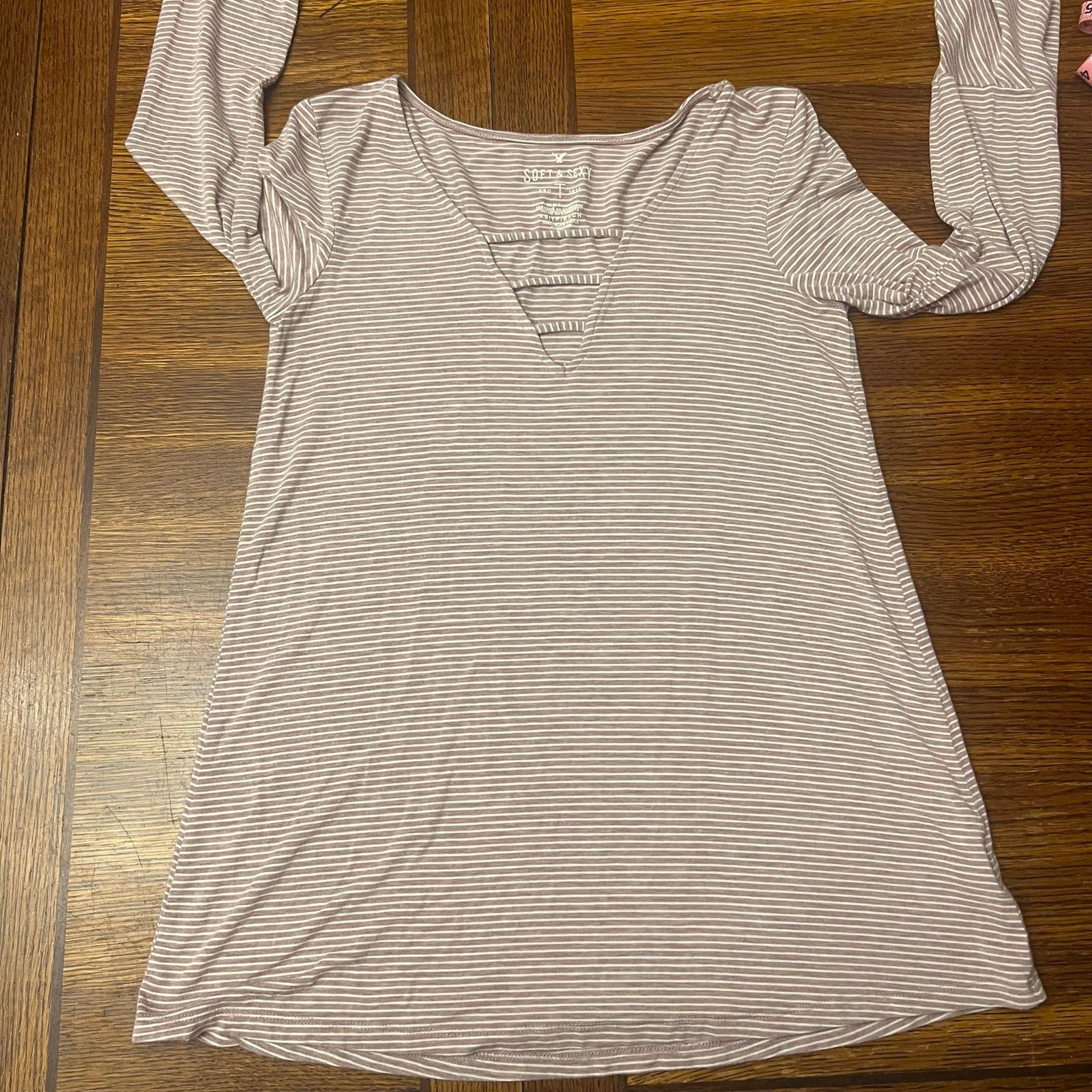 American Eagle Outfitters Vintage American Eagle Soft & Sexy Bell Sleeve Top Size XS Size XS / US 0-2 / IT 36-38 - 6 Thumbnail