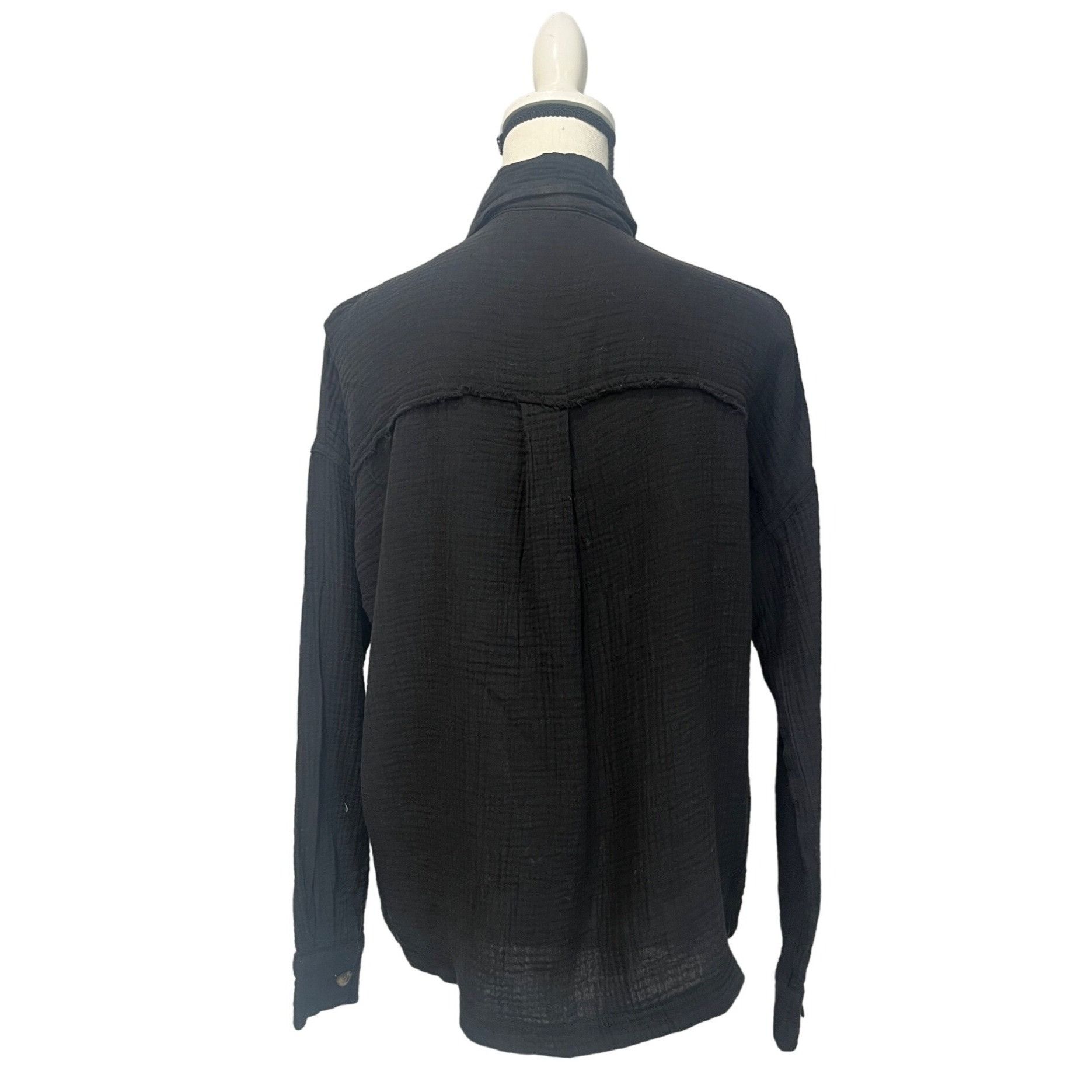 UNIONBAY Supplies by UNIONBAY Crinkle Gauze Button Front Shirt Jacket Size XS / US 0-2 / IT 36-38 - 4 Thumbnail