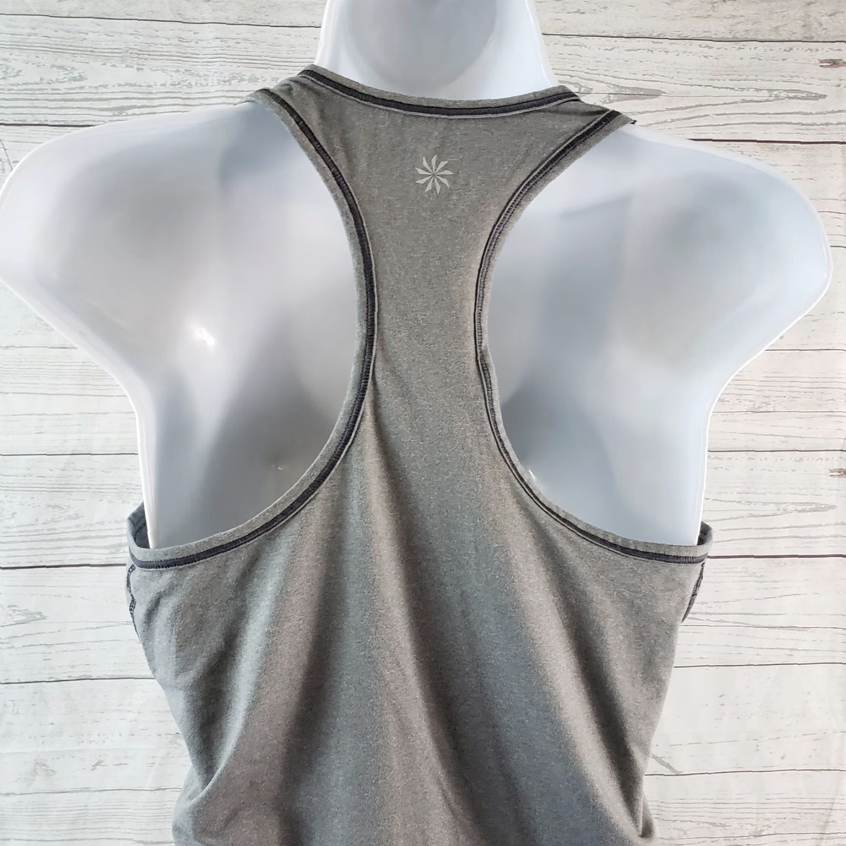 Athleta Athleta Chi Tank Top Womens Size S Gray Racerback Scoop Neck Shirt Size S / US 4 / IT 40 - 5 Thumbnail