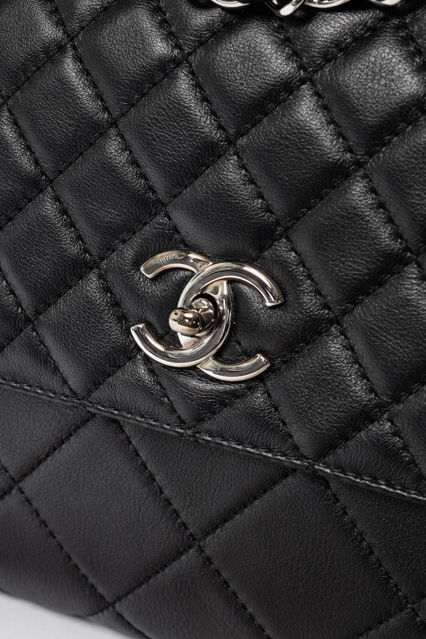 Chanel Chanel 12C In the Business Flap Leather Quilted Shoulder Bag Size ONE SIZE - 9 Thumbnail