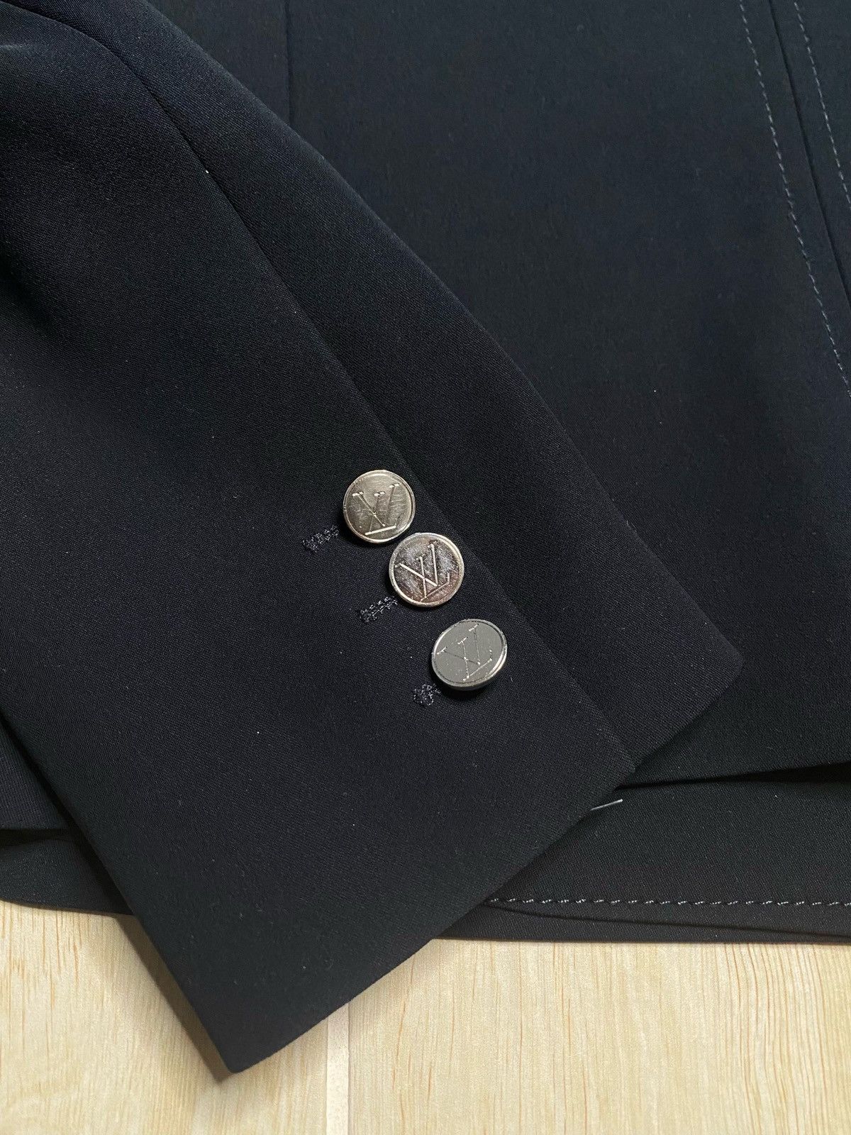Louis Vuitton Louis Vuitton Uniform Navy Classic Luxury Blazer Size S / US 4 / IT 40 - 5 Thumbnail