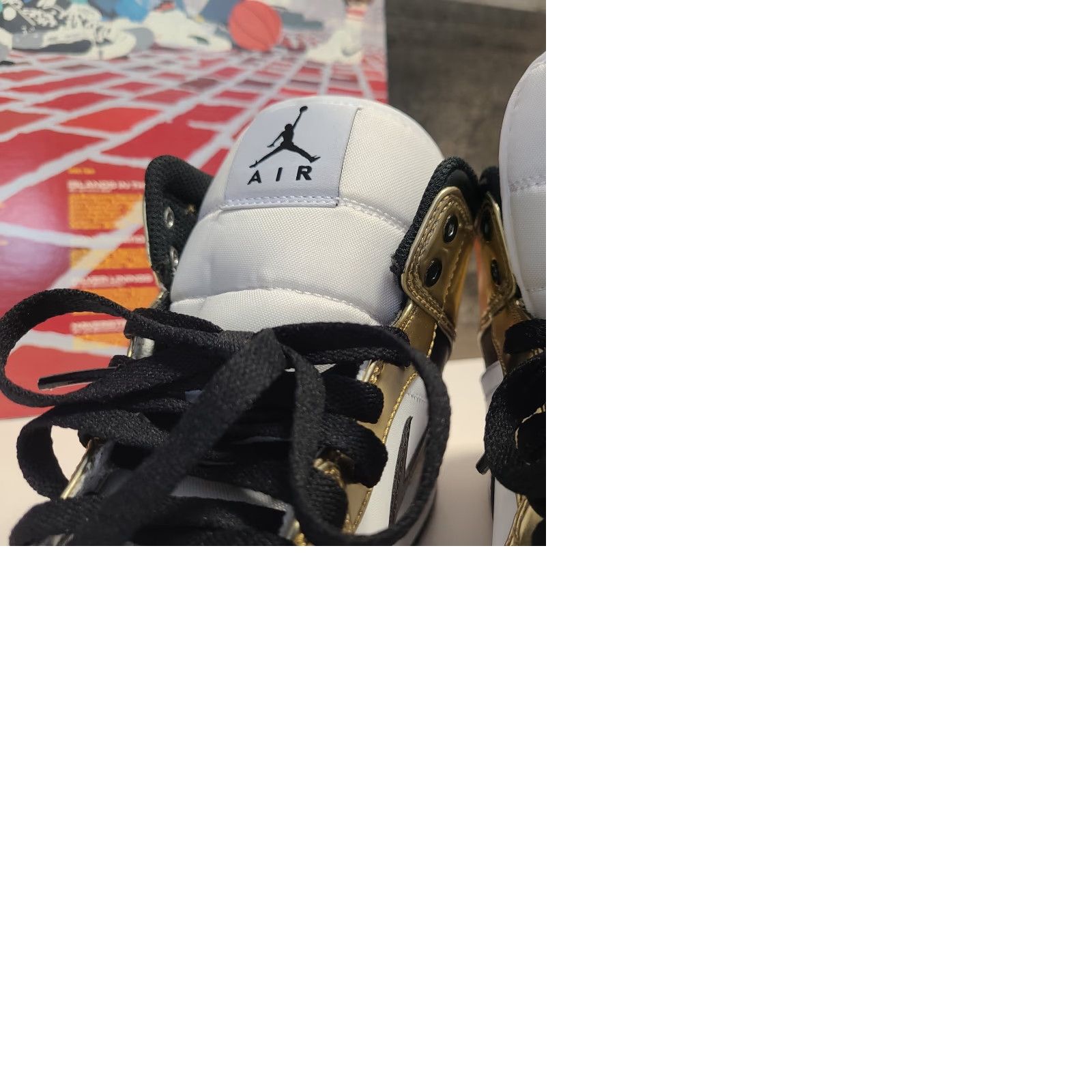 Nike Nike Jordan 1 Mid SE Metallic Gold 2020 Sneaker Unisex Adults Sz 9 US 8 UK Gold Toe Box Crease-Free, 42.5 EU Mens Womens Shoes Size US 10 / EU 43 - 9 Thumbnail