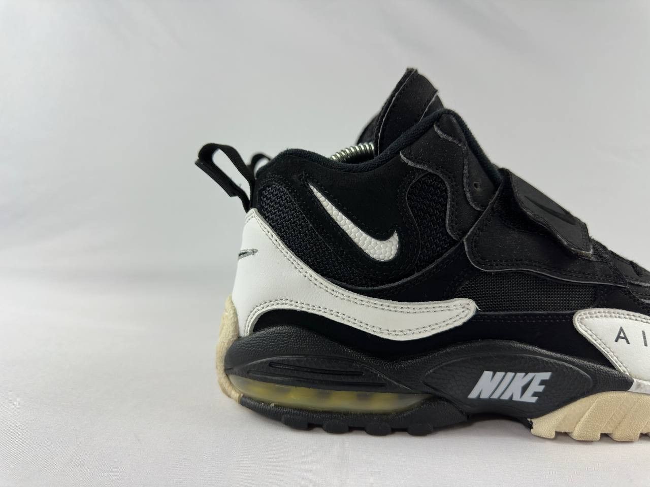 Nike Nike Air Max Zoom Turf 'Black White Yellow' 2012 Size US 7.5 / EU 40-41 - 2 Thumbnail