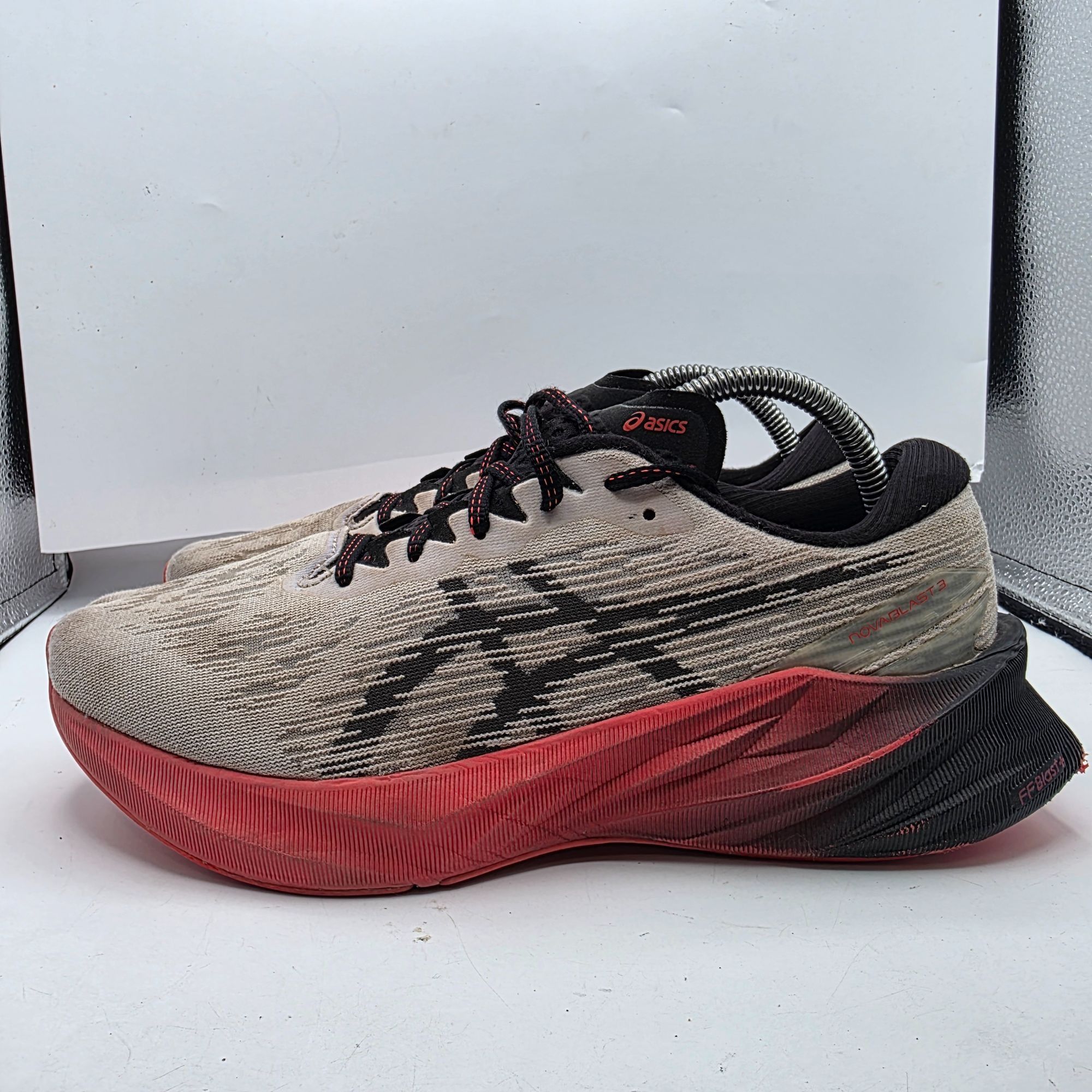 Asics Asics Novablast 3 Mens Size 9 Running Shoes Black Red Lightw Size US 9 / EU 42 - 13 Thumbnail