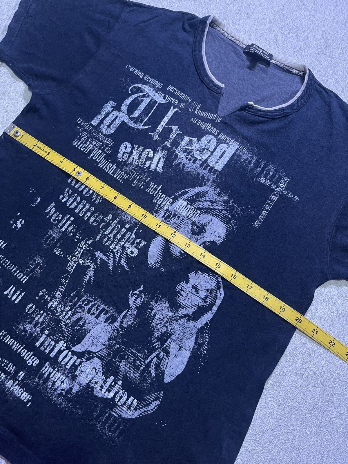 Japanese Brand Vintage Y2K BOSSY HILL short sleeve tshirt Size US M / EU 48-50 / 2 - 8 Thumbnail