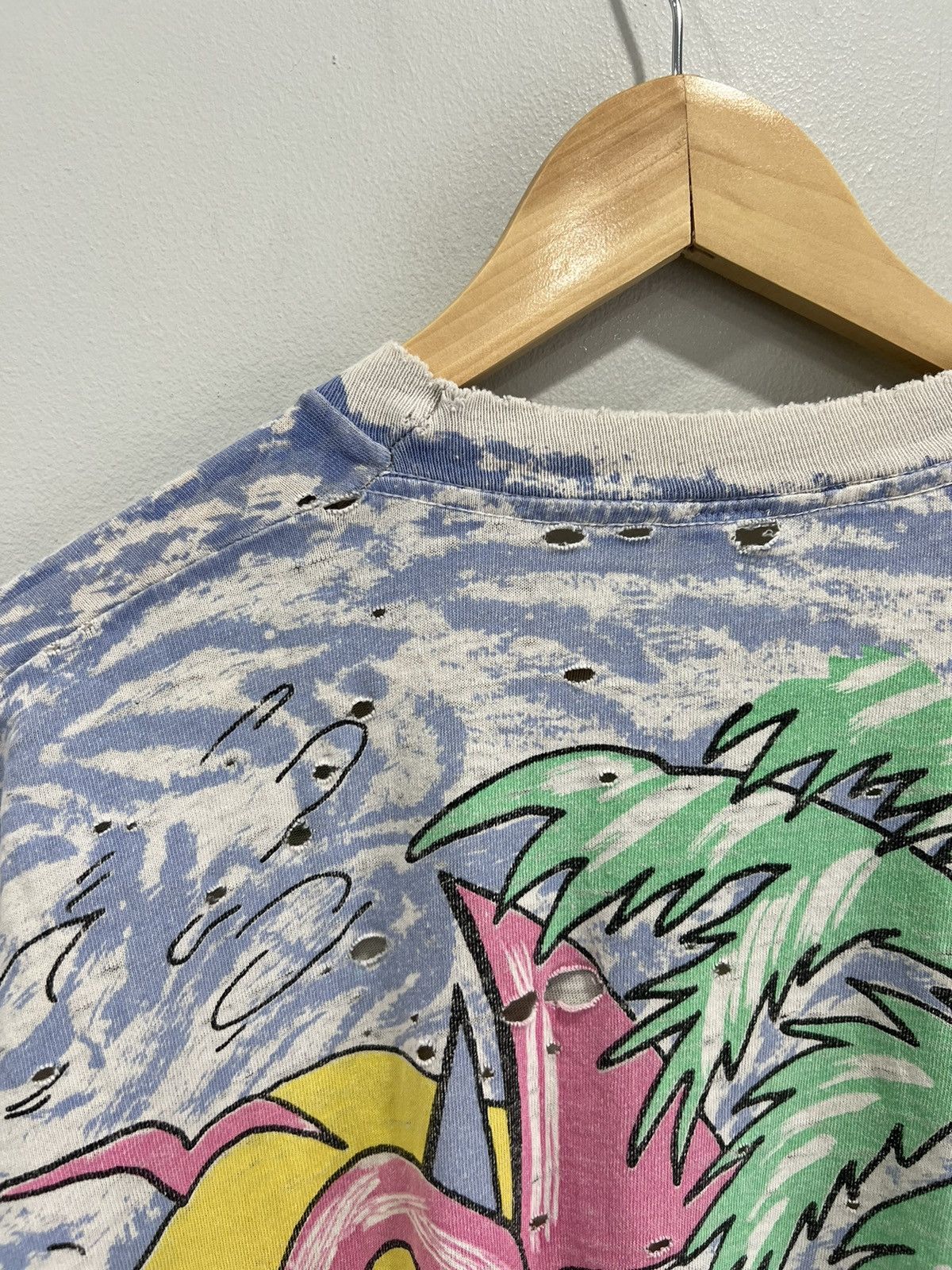 Vintage Vtg All Over Print Flamingo Maui Cancun Tee Shirt thrashed Size US L / EU 52-54 / 3 - 5 Thumbnail