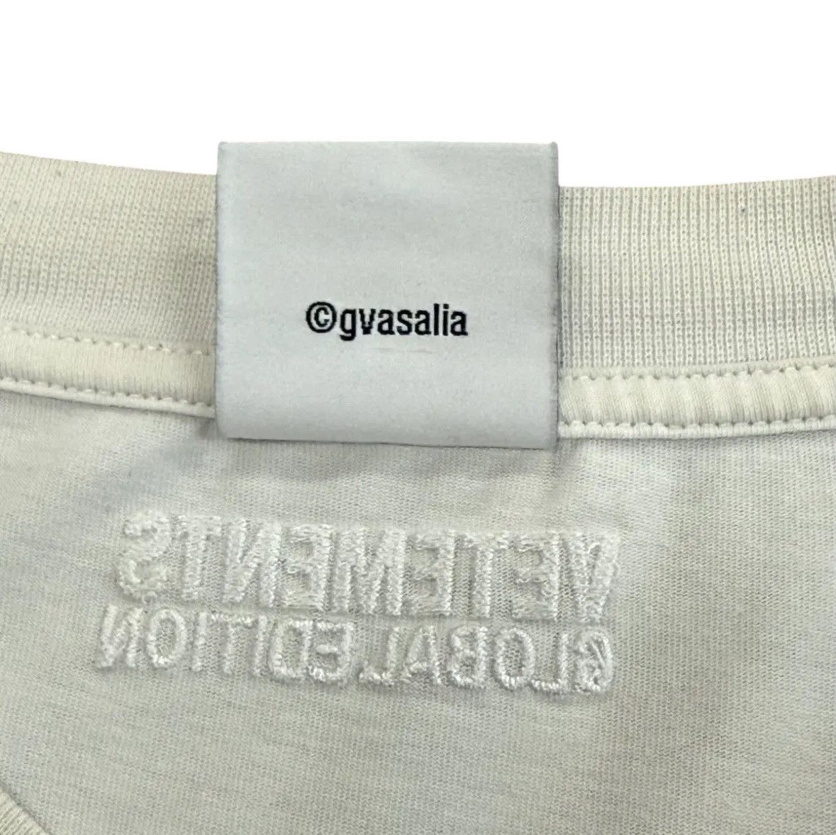 Vetements Vetements Think Globally T-Shirt Size US XL / EU 56 / 4 - 4 Thumbnail
