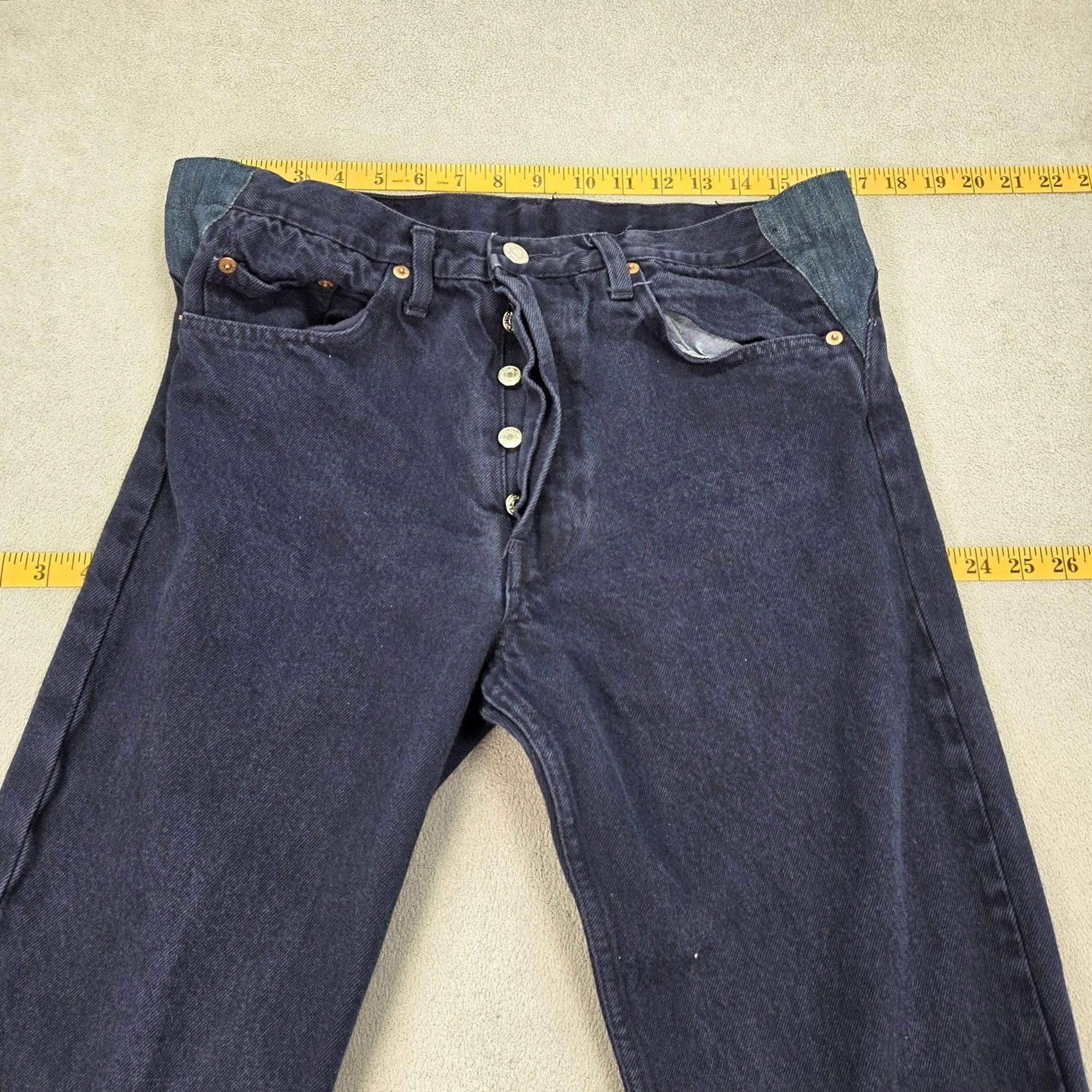 Levi's VINTAGE Levi's 501 Jeans Mens Blue Straight Button Fly 32x30 United States 90s Jeans Mens 501 Vintage Levi's 501 Womens Boys Girls Size US 32 / EU 48 - 2 Thumbnail