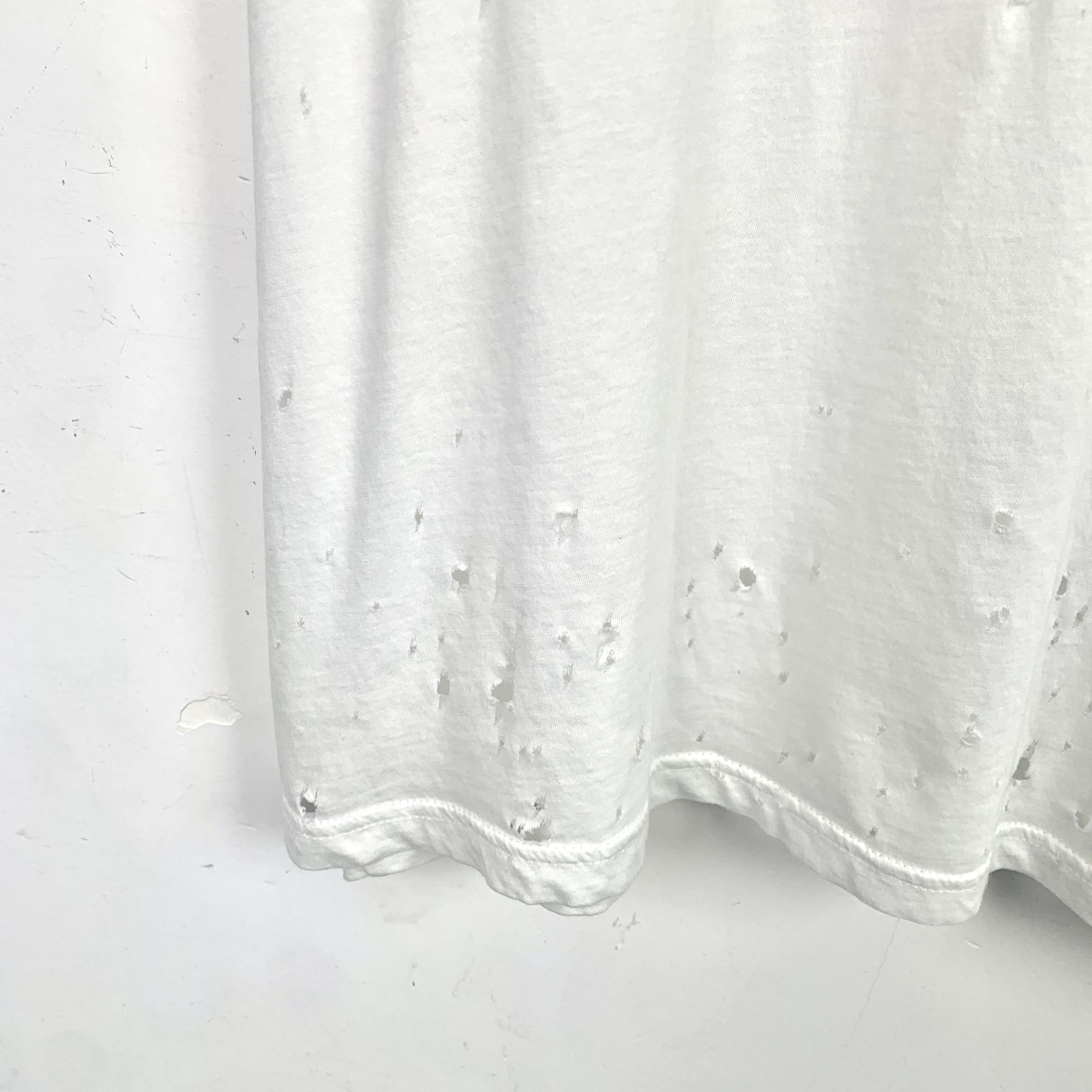 Givenchy Givenchy White Distressed Logo Cotton T-Shirt (Size M) Size M / US 6-8 / IT 42-44 - 4 Thumbnail