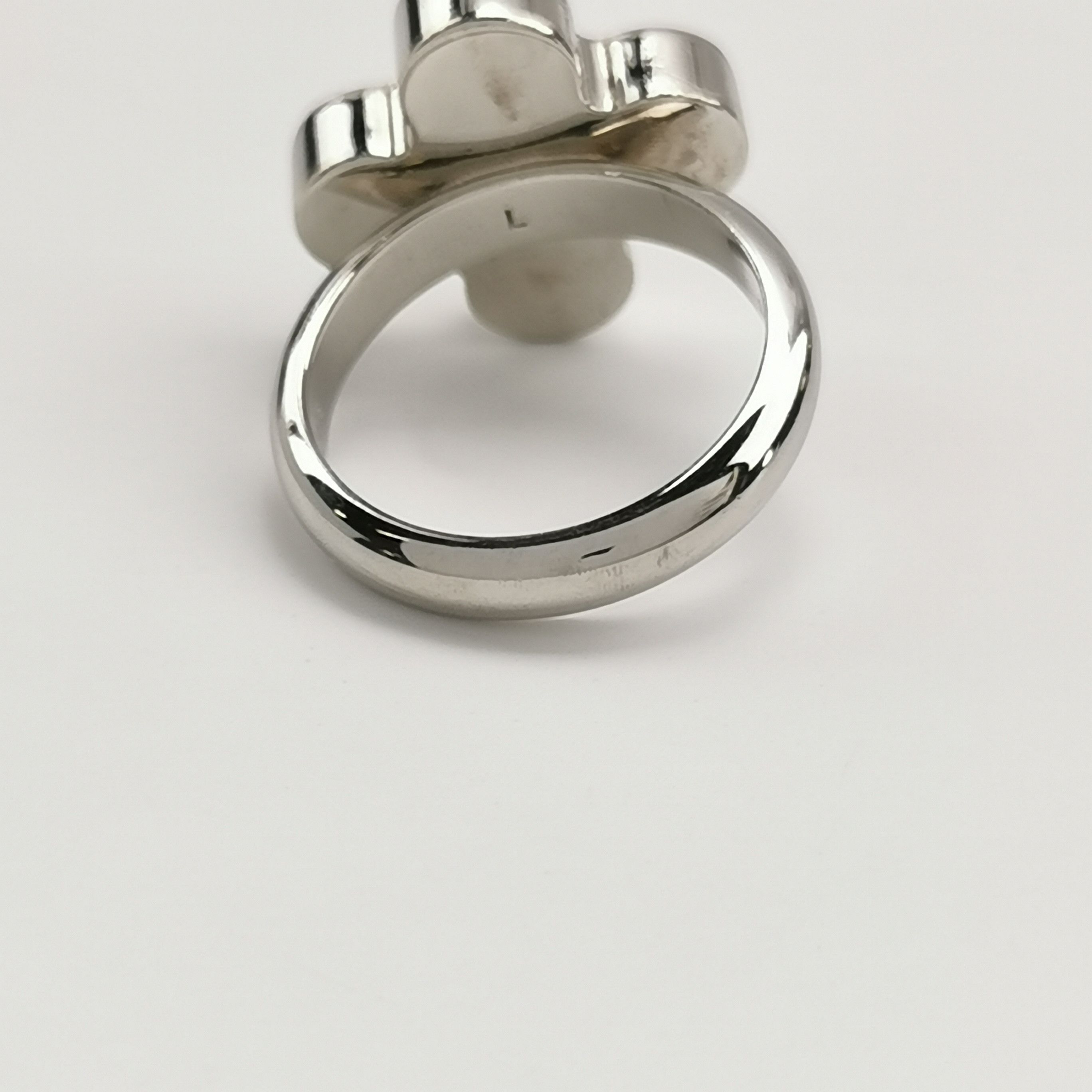 Louis Vuitton Louis Vuitton (LV) Crystal Flower Ring Size 17 -z2505 Size ONE SIZE - 6 Thumbnail