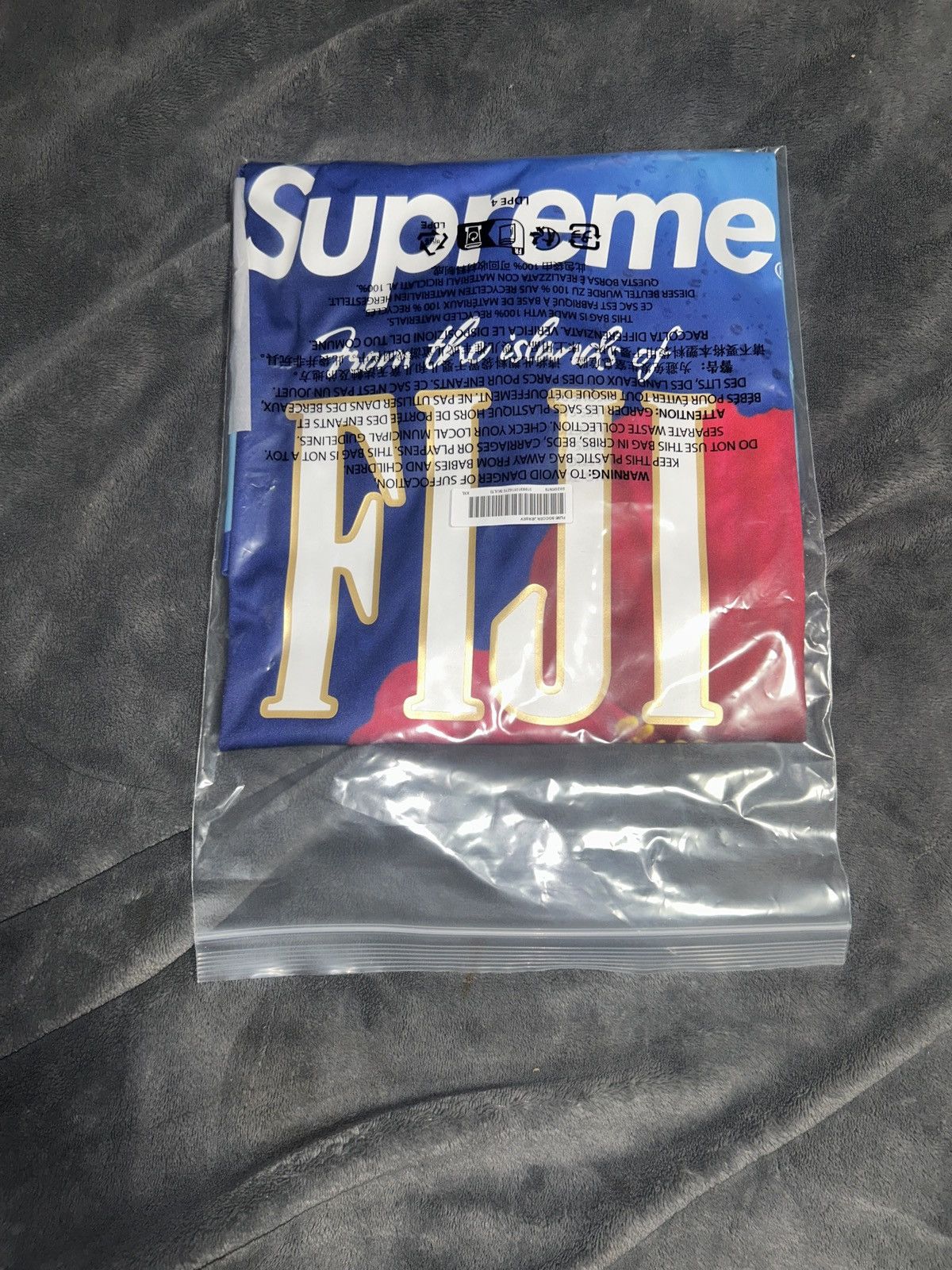 Supreme Supreme x fiji soccer jersey Size US XXL / EU 58 / 5 - 2 Thumbnail