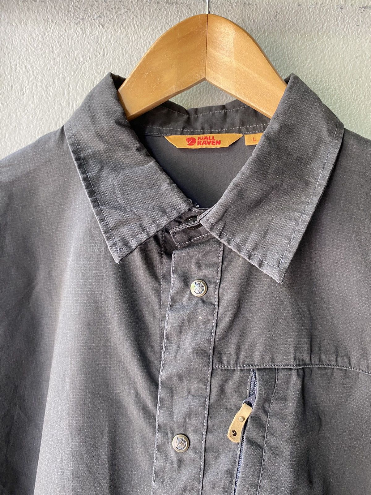 Fjallraven Fjall Raven Men G-1000 Dark Gray Long Sleeve Shirt Size US L / EU 52-54 / 3 - 3 Thumbnail