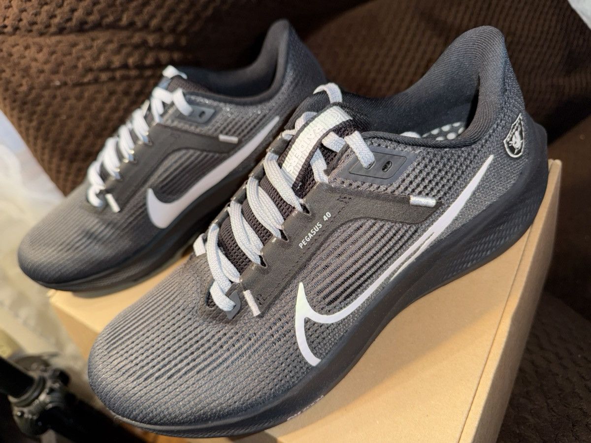 Nike Nike Air Zoom Pegasus 40 NFL “Las Vegas Raiders” New in Box! Size US 8.5 / EU 41-42 - 6 Thumbnail