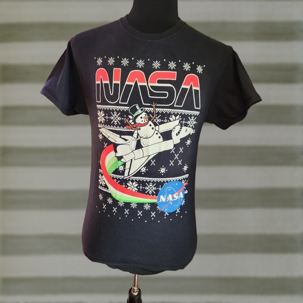 Vintage NASA T Shirt Mens Size Medium Black Snowman Space Shuttle Rocket Christmas Fifth Sun Graphic Print Crew Neck Short Sleeve Cotton Size US M / EU 48-50 / 2 - 1 Thumbnail