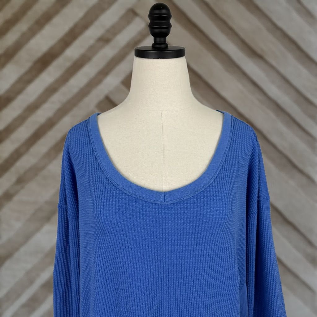 Vintage Aerie Women's Small Offline Thermal Top Wool? (Note: This is incorrect due to constraints) Size S / US 4 / IT 40 - 1 Thumbnail