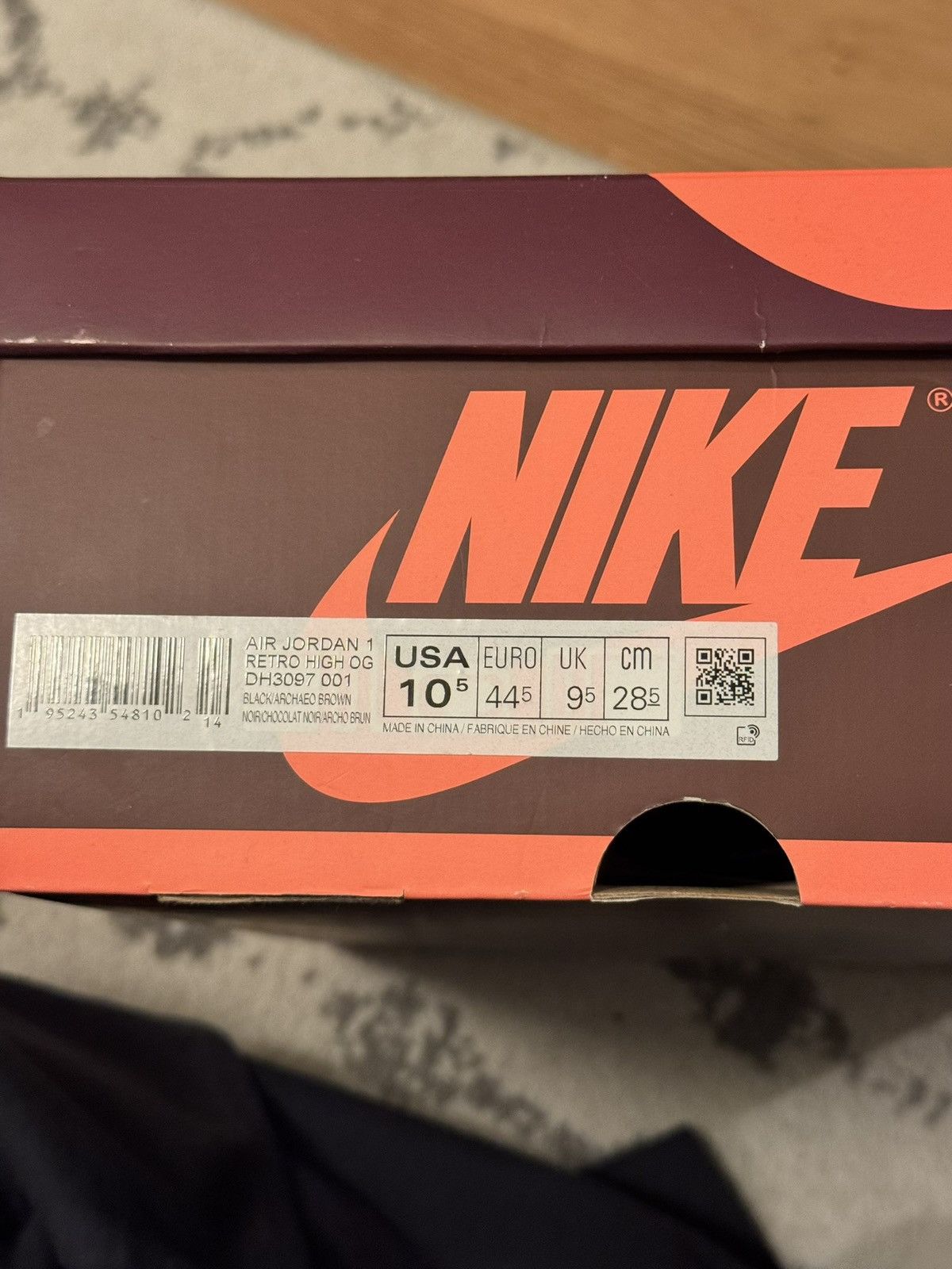 Nike Jordan 1 Retro High OG Hand Crafted Size US 10.5 / EU 43-44 - 3 Thumbnail