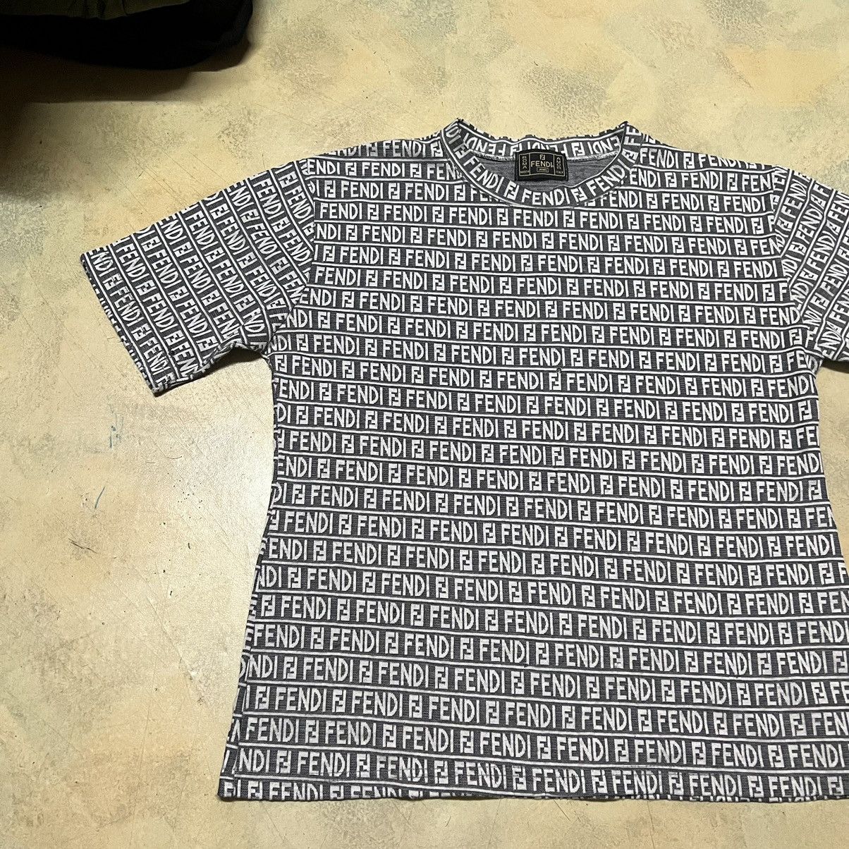 Fendi Fendi Monogram Full Print T Shirt Size S / US 4 / IT 40 - 4 Thumbnail
