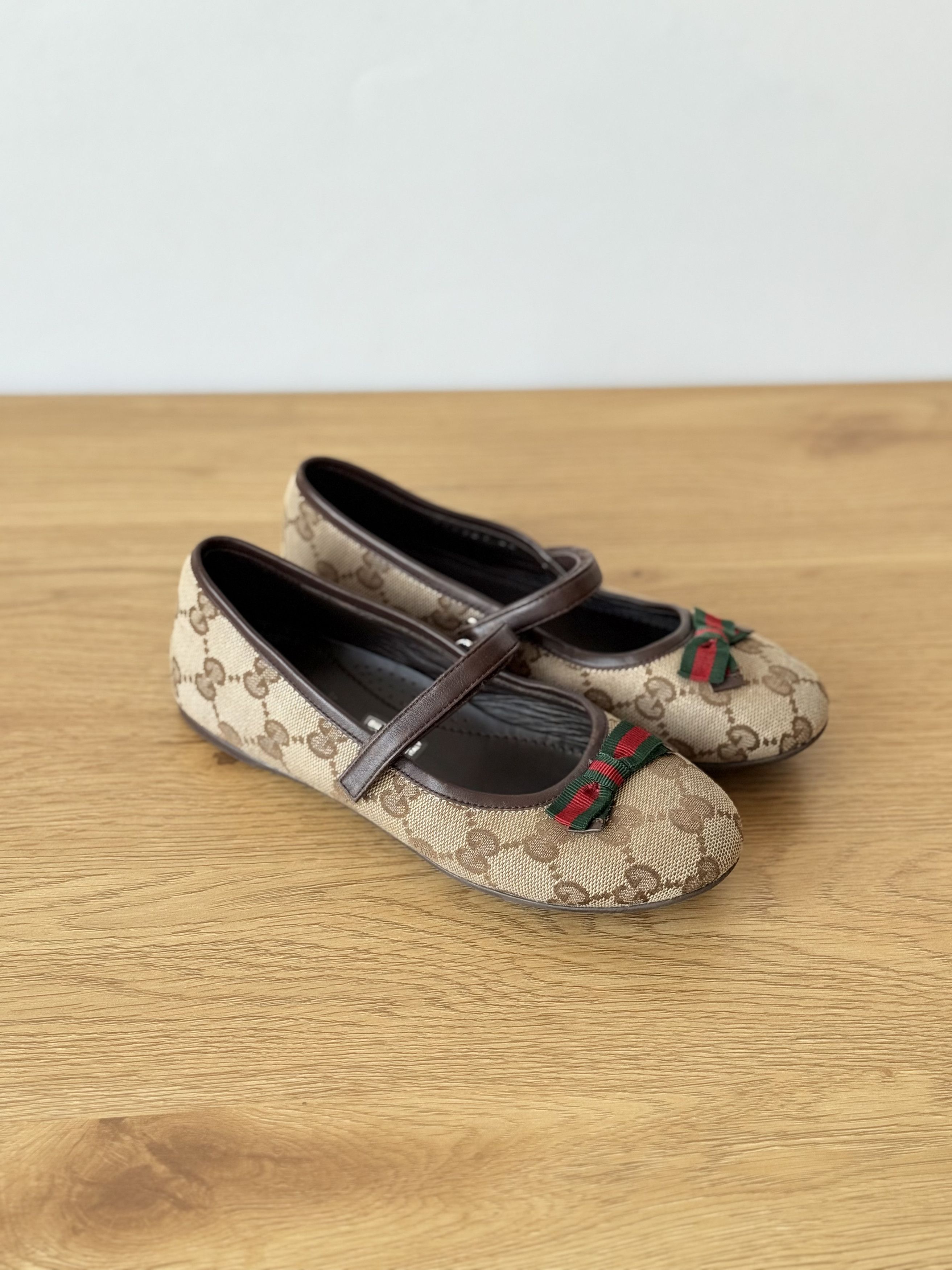 Gucci Authentic Gucci Monogram Ballet Flats EU32 Size US 4 / IT 34 - 1 Thumbnail