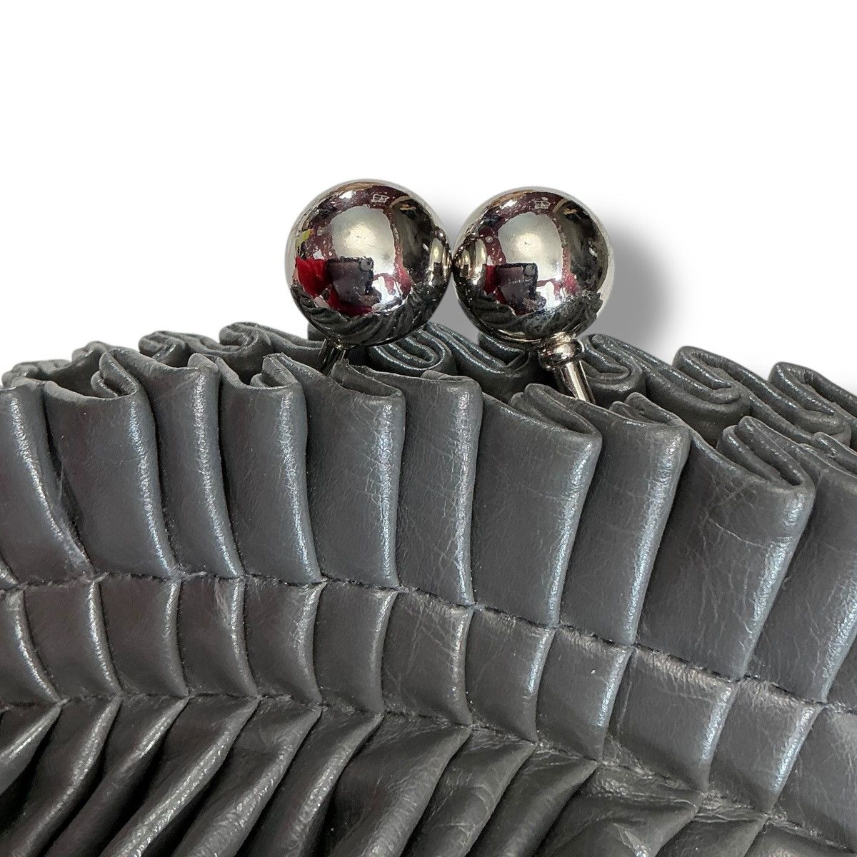 Other Vintage Grey Clutch with Chain Handle and Kiss-lock Closure Size ONE SIZE - 3 Thumbnail