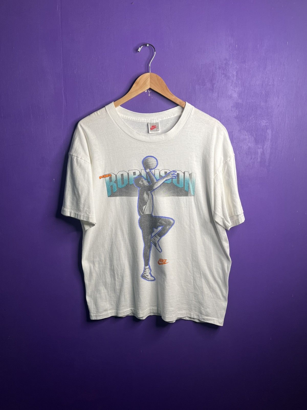 Nike × Vintage Vintage 90s Nike Mr Robinson dunking t-shirt Size US L / EU 52-54 / 3 - 1 Thumbnail