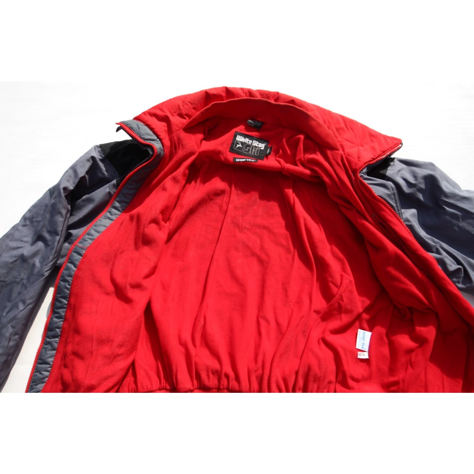 Vintage VINTAGE Gore-Tex Ski Jacket White Stag L Mens Waterproof Red Black Gray Retro Size US L / EU 52-54 / 3 - 6 Thumbnail