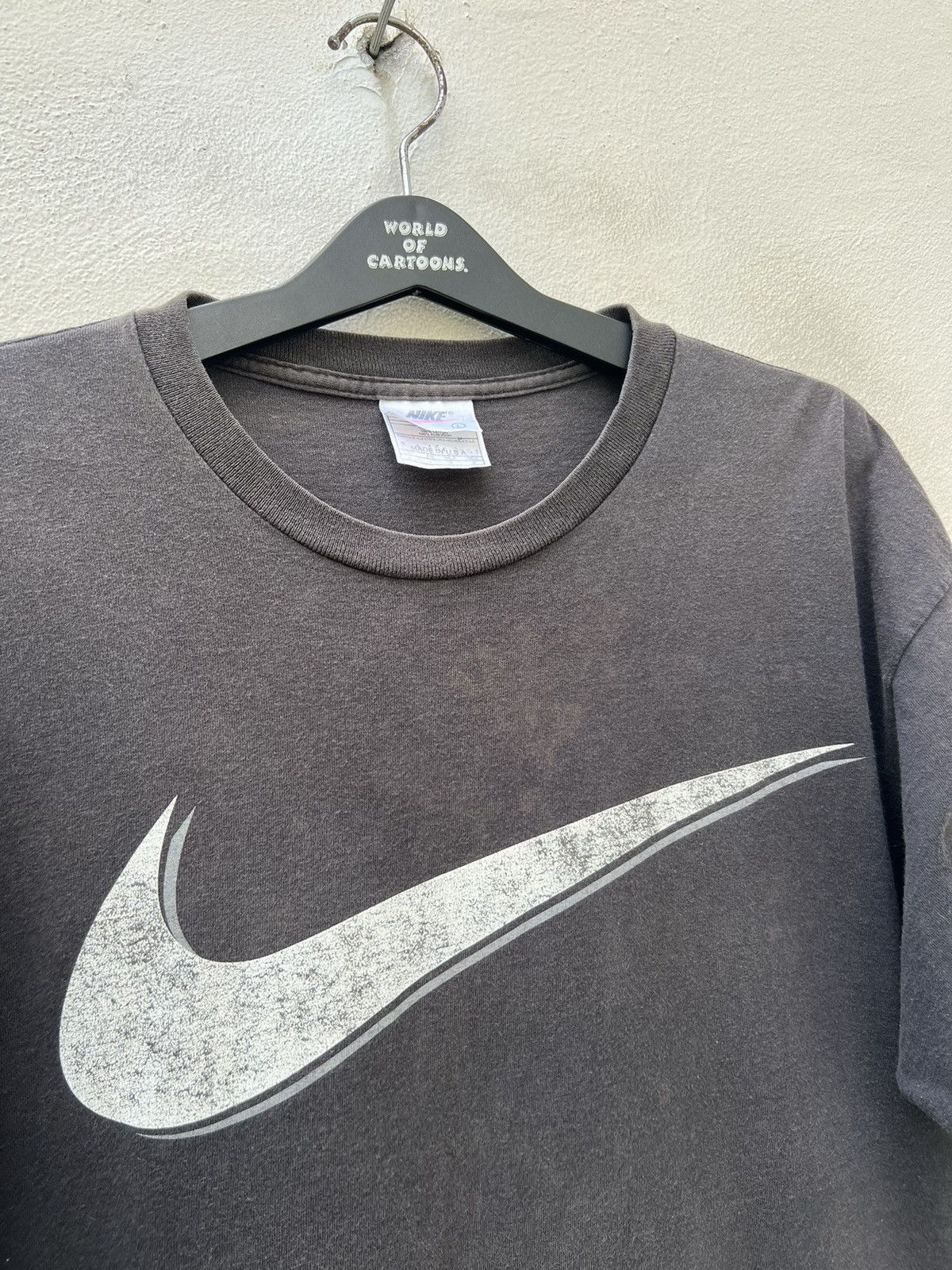 Nike Vintage 90s Nike Distressed Sun Faded Black Swoosh t shirt Size US L / EU 52-54 / 3 - 6 Thumbnail