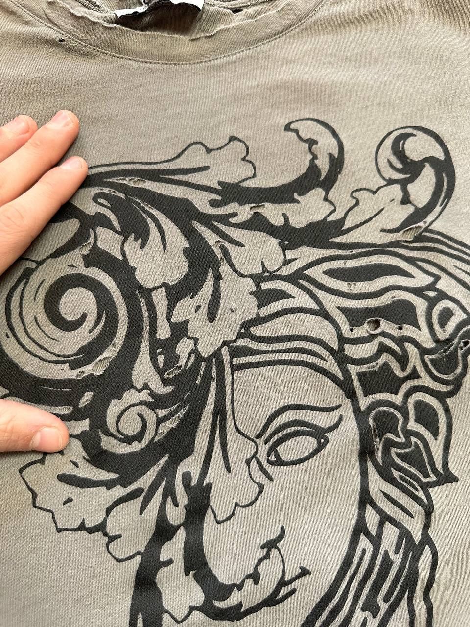 Versace Versace Gray Logo T-Shirt Distressed Size US M / EU 48-50 / 2 - 6 Thumbnail