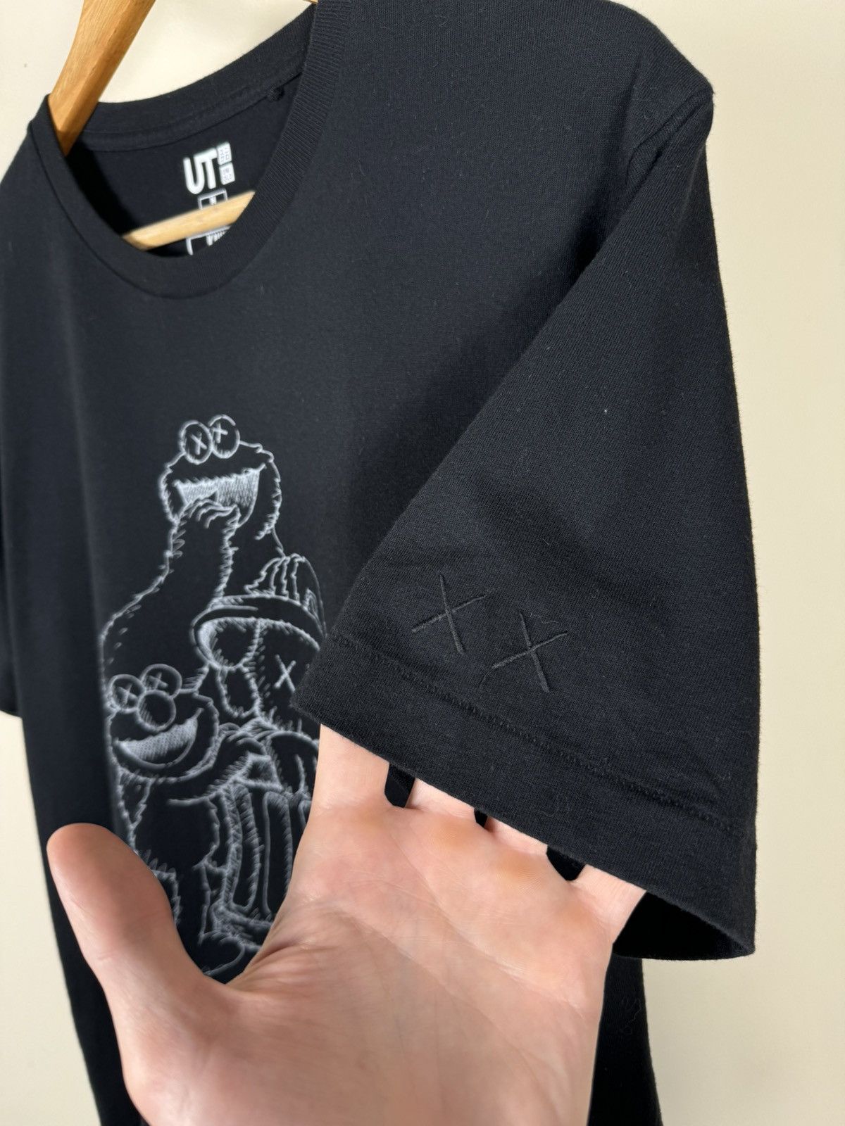 Cartoon Network × Kaws × Uniqlo Uniqlo Kaws Sesame Street T Shirt Size US M / EU 48-50 / 2 - 3 Thumbnail