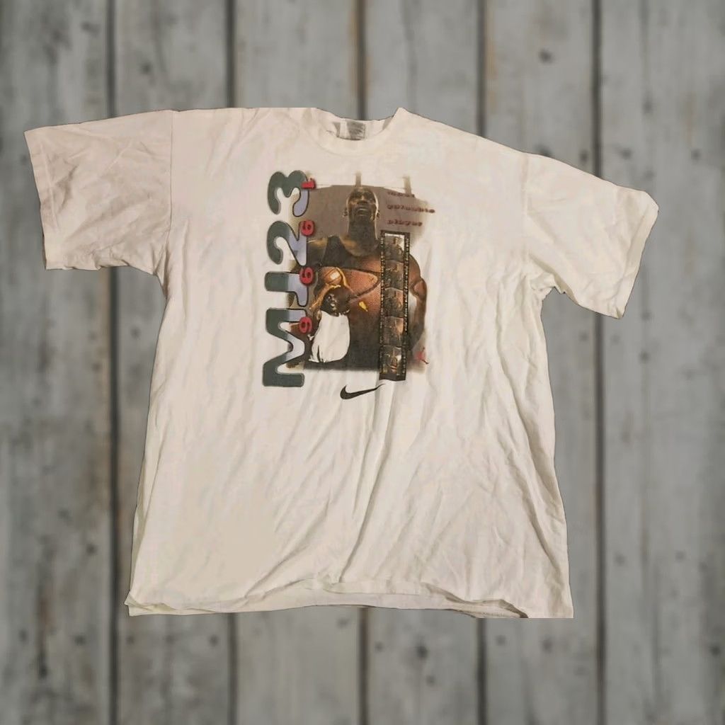 Nike VTG Nike Michael Jordan 1996 MVP T-Shirt Mens L White Chicago Bulls 90s Shirt Mens L Nike Air Jordan MVP Graphic Print Round Neck Short Sleeve NM-93s Size US L / EU 52-54 / 3 - 1 Thumbnail